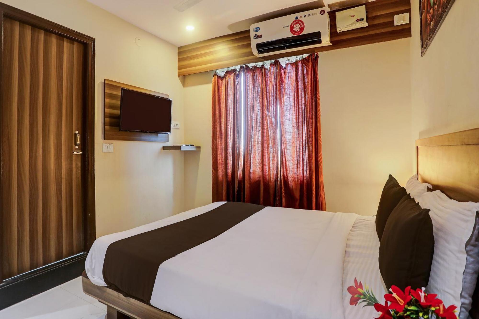 Super O Vaishnavi Hotel