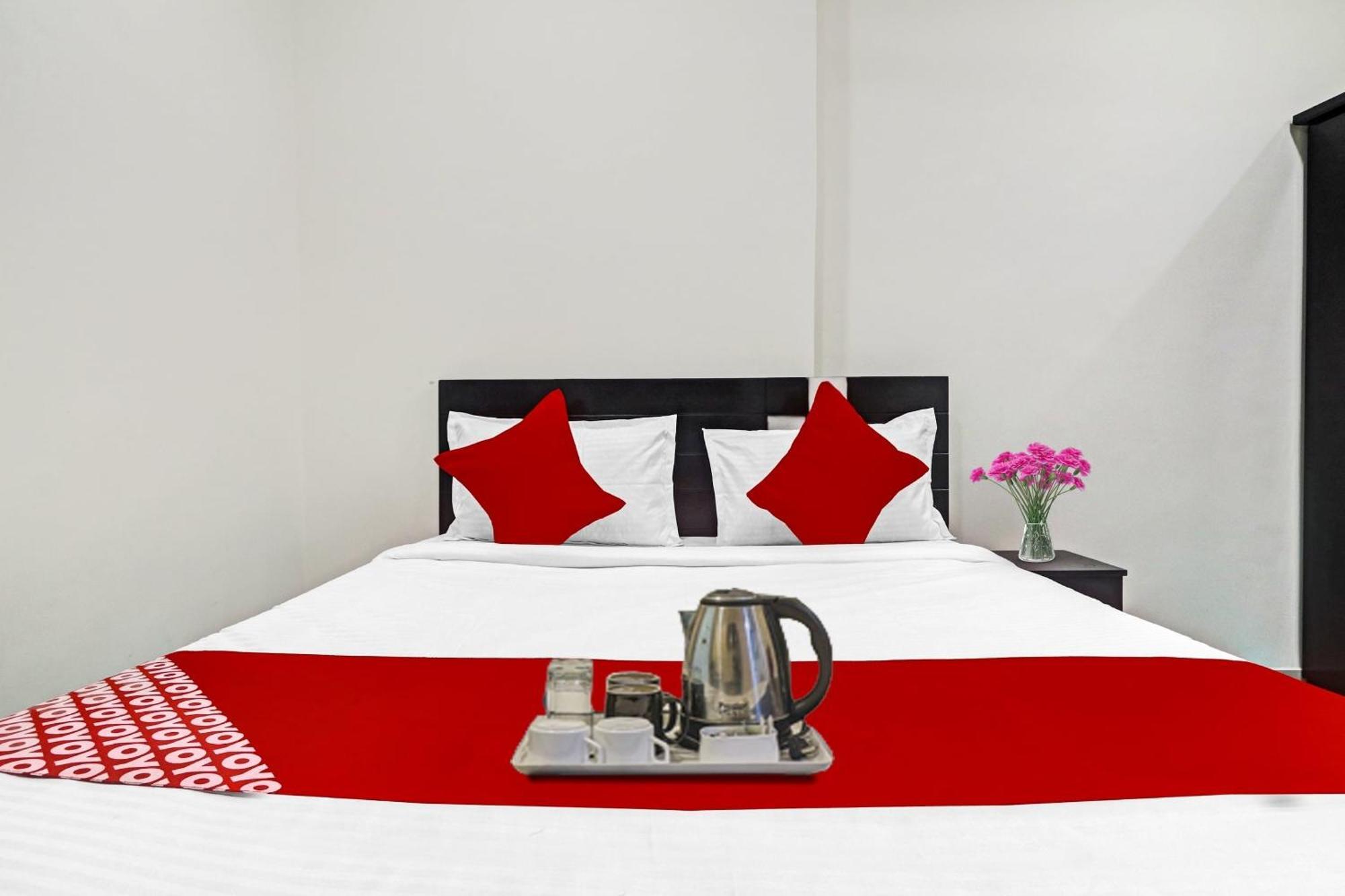Oyo Msr Guest Near 100ft Road Hotel 3*