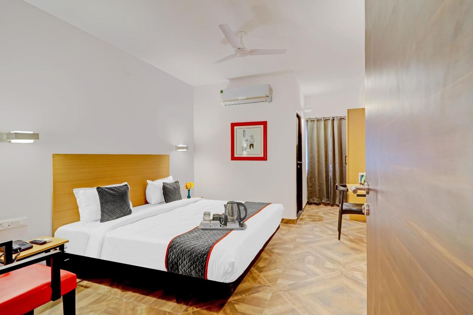 Townhouse S R Nagar Near Hotel