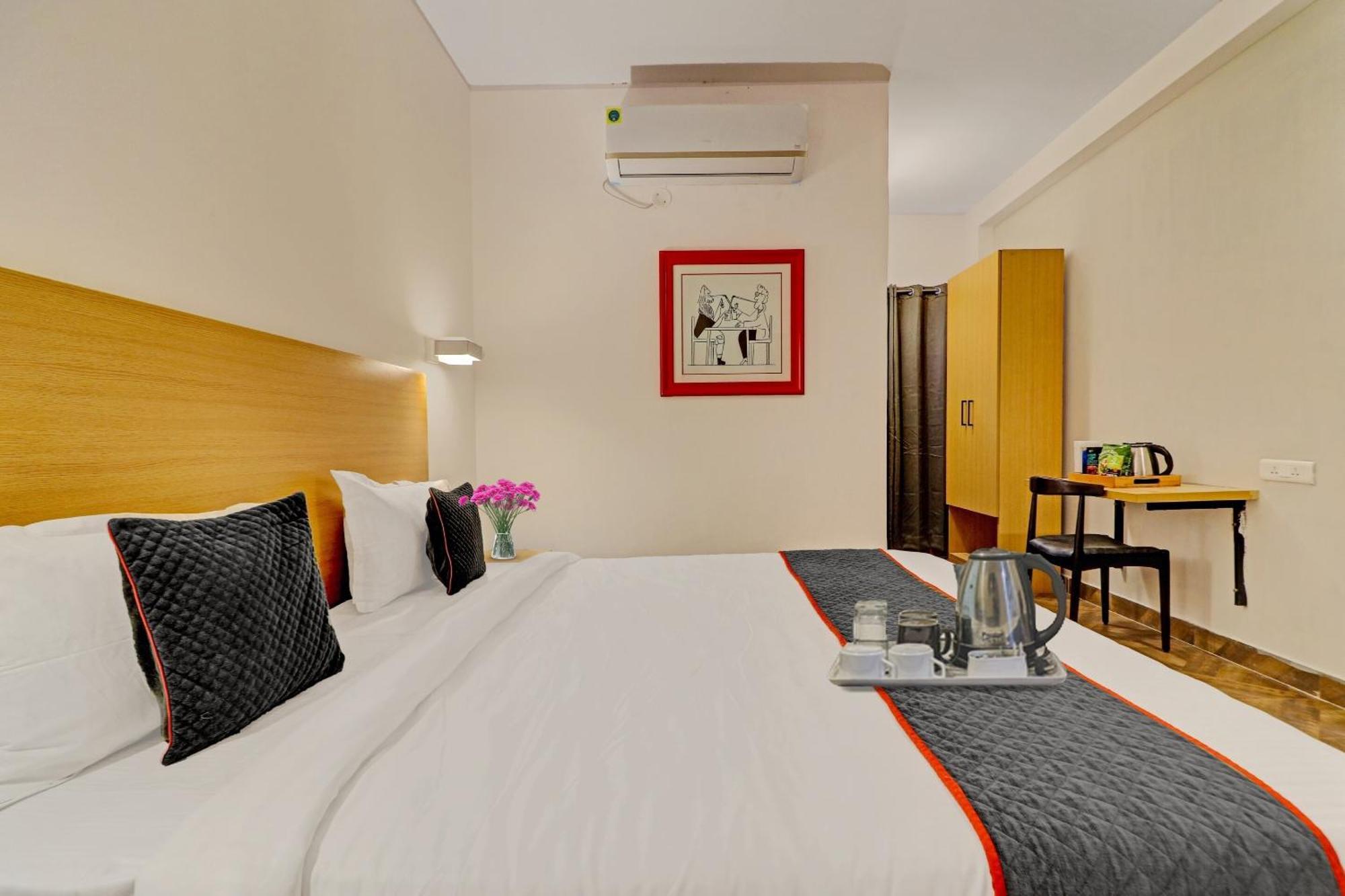 Hotel Townhouse S R Nagar Near Hyderabad