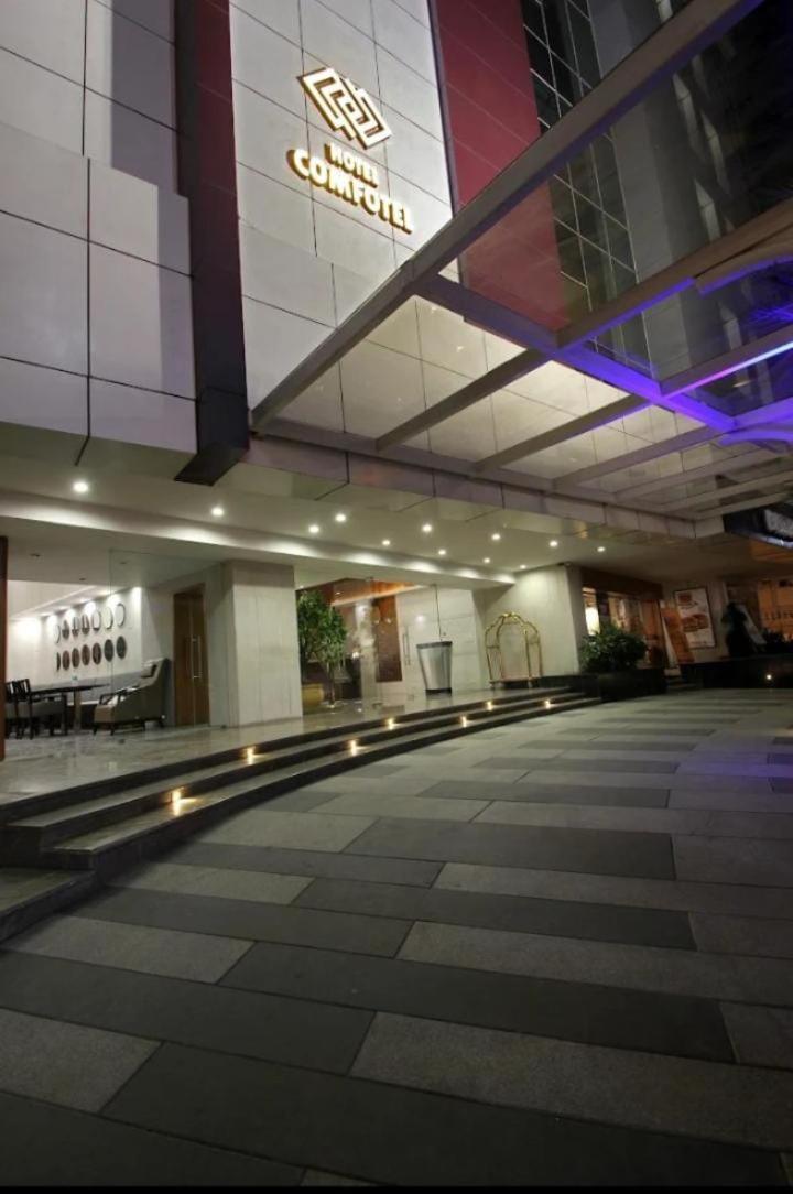 Hotel Comfortel Banjara Hills- Free Buffet Breakfast- Multi Cuisine Restauran Hyderabad