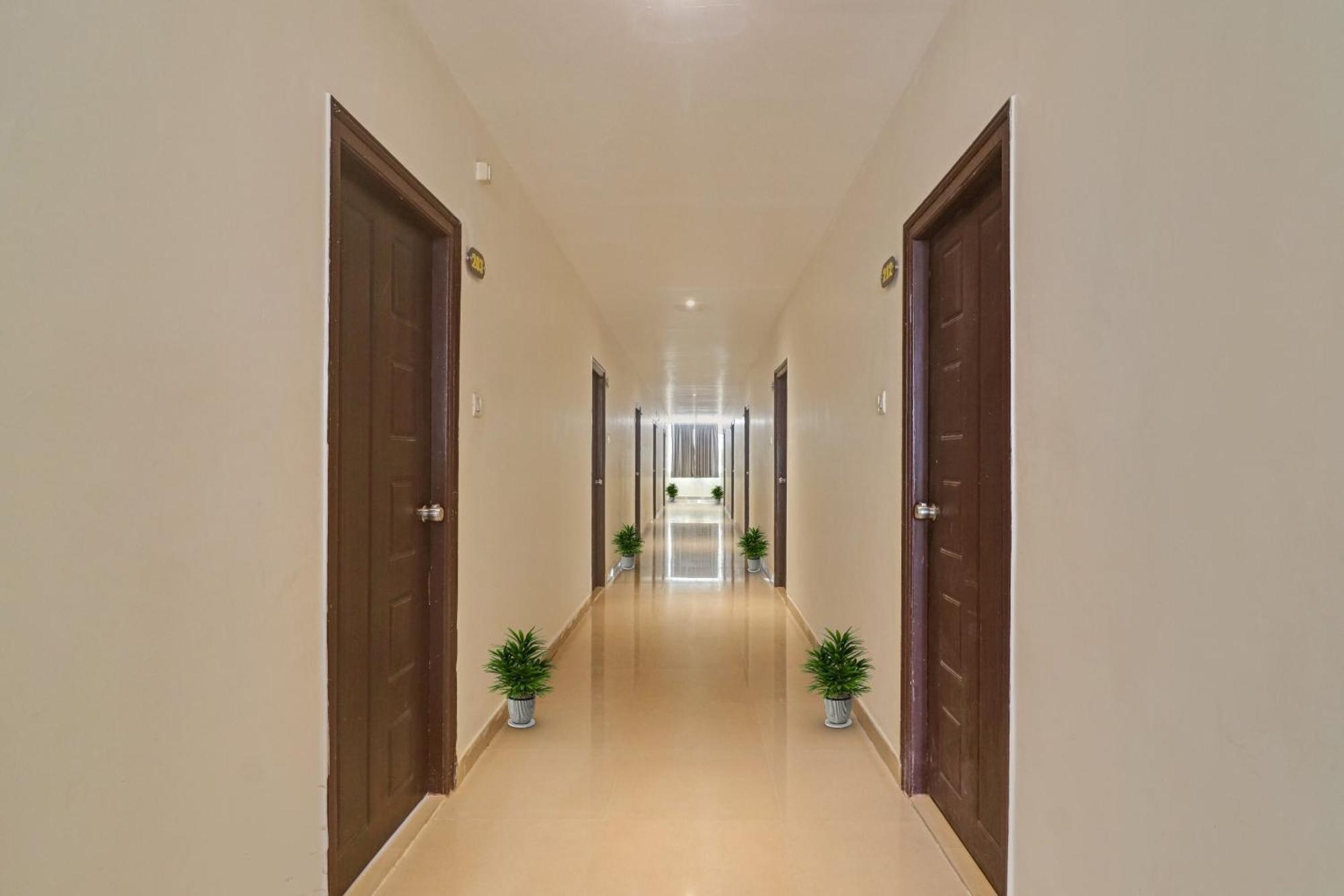 Super O Hills Luxury Hotel 4*