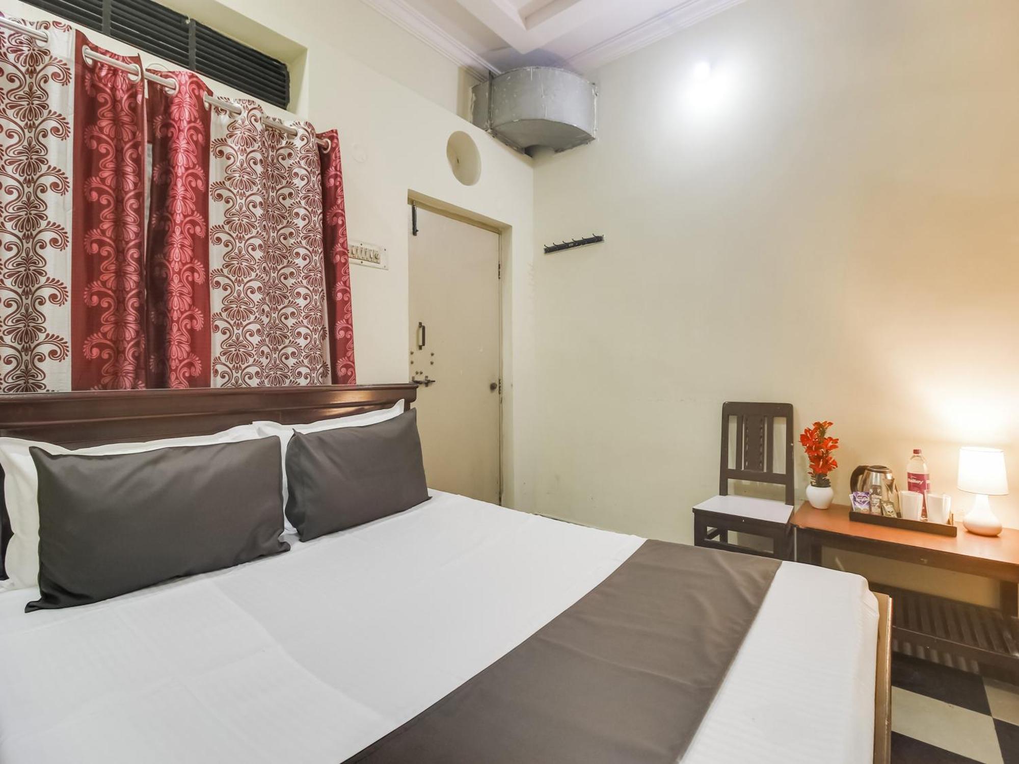 O Sri Gopi Mini Near Erragadda Metro Station 3*