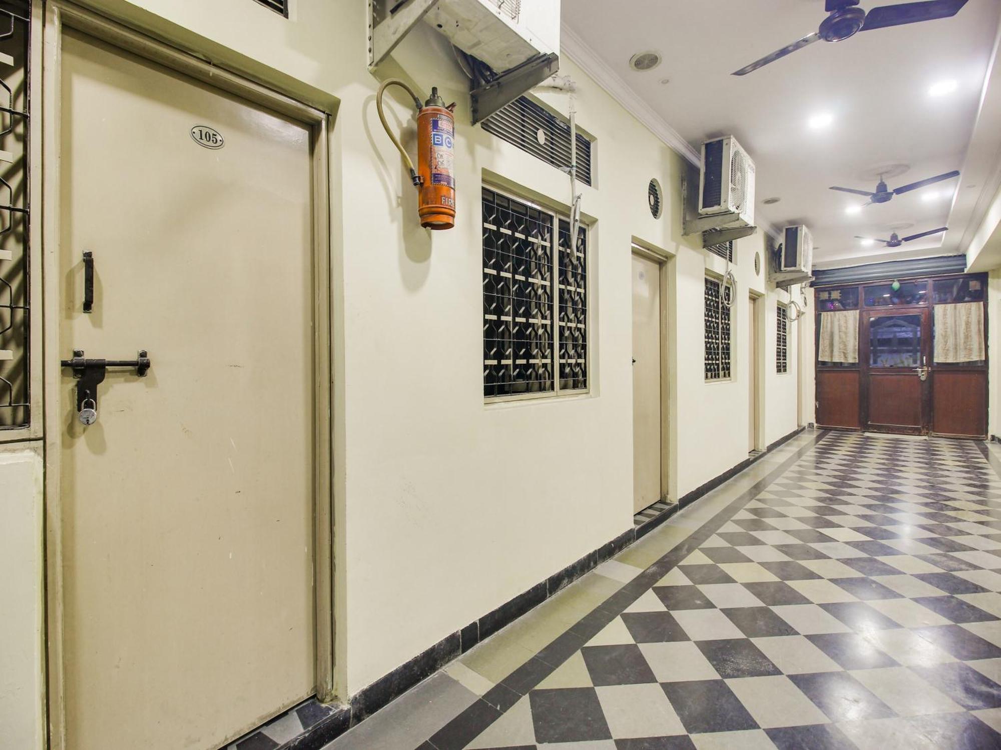O Sri Gopi Mini Near Erragadda Metro Station 3*