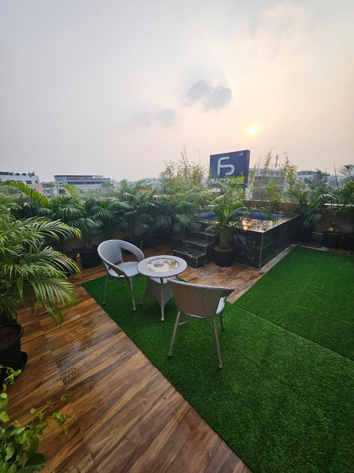 Eleven Views By Fracspace Apartment *