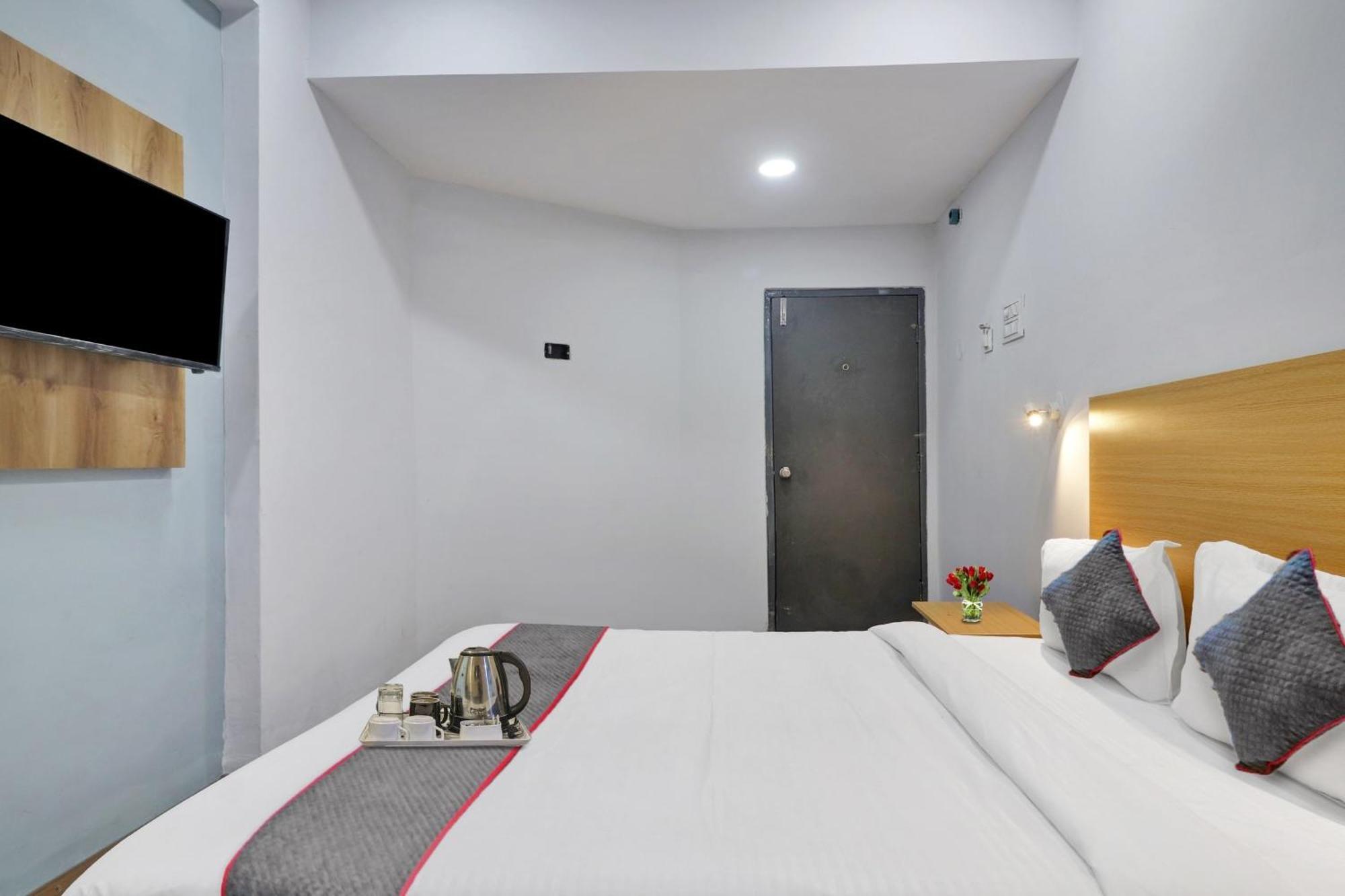 Townhouse S Continental Hotel