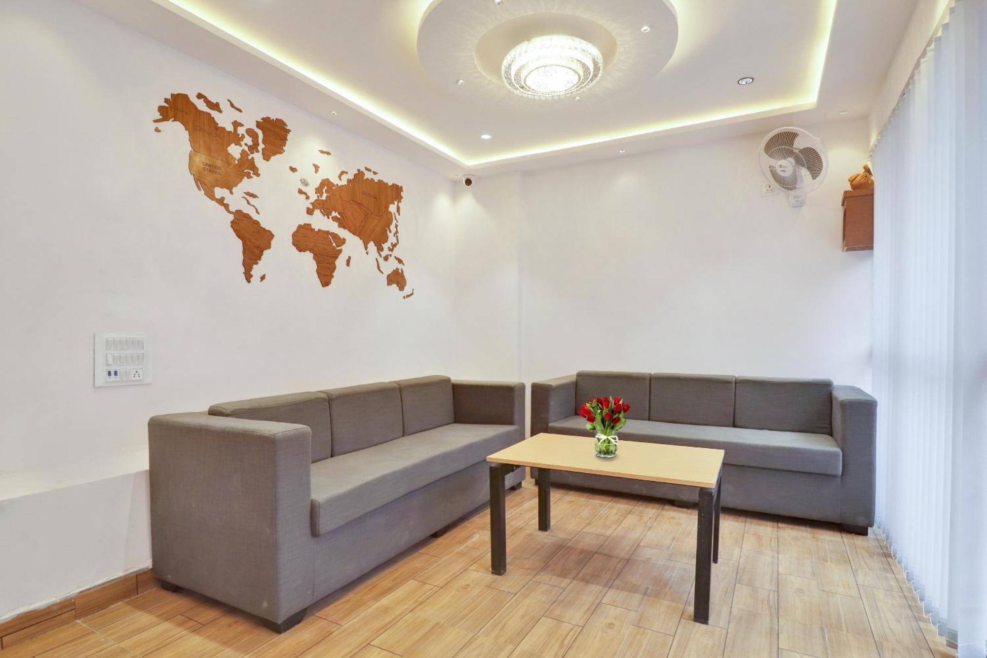 Townhouse S Continental Hotel