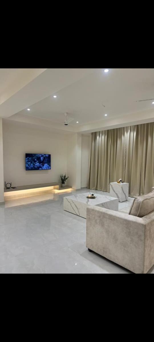 Vista - Luxe * Hyderabad