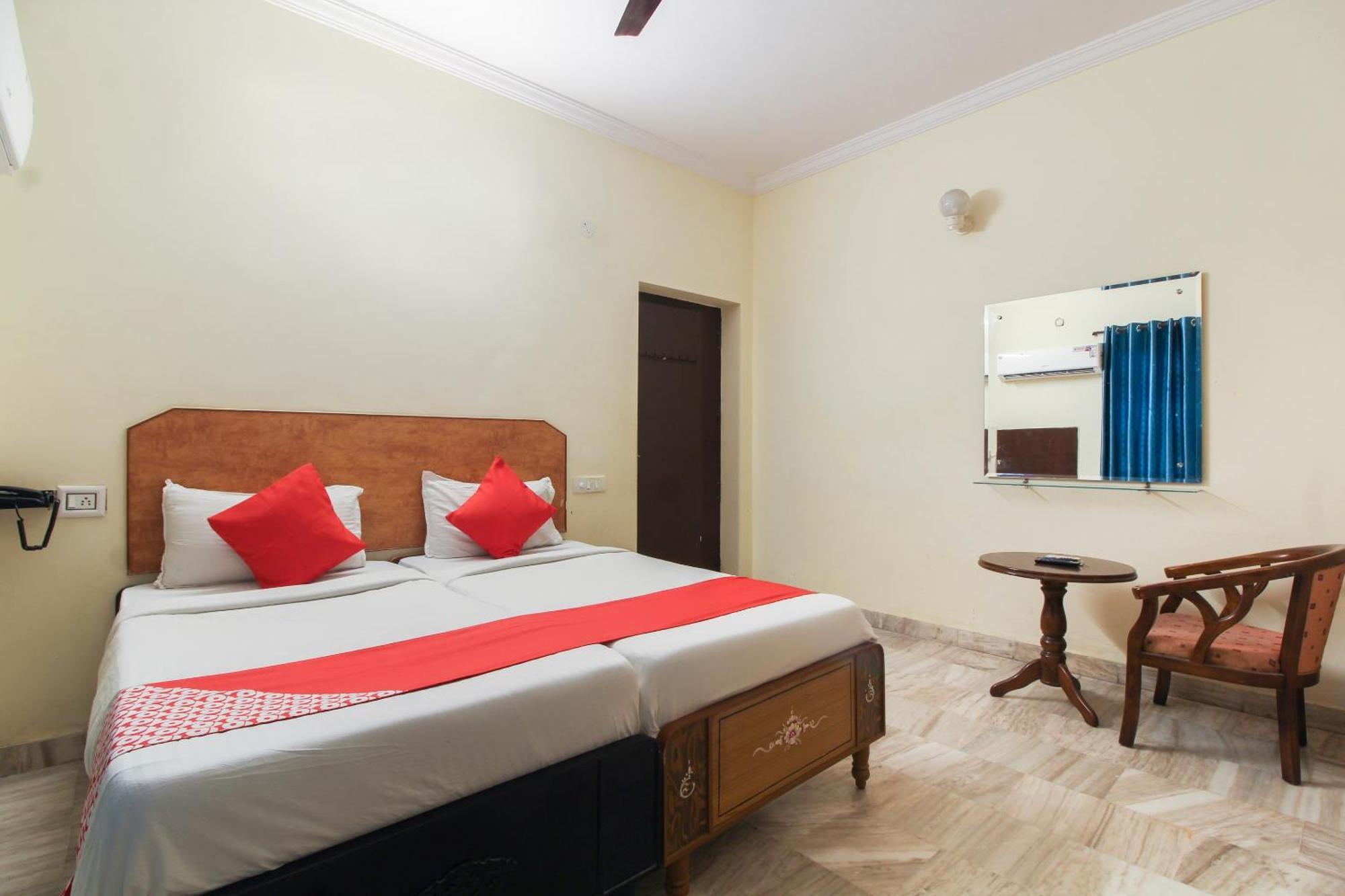 Collection O White House Silverkey Near Film Nagar Hotel Hyderabad