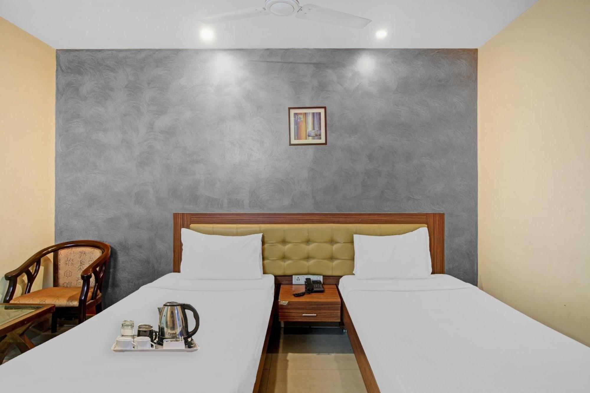Townhouse The Grand Plaza Hotel