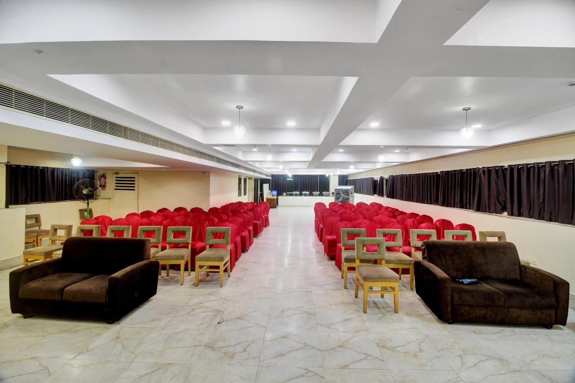 Hotel Townhouse The Grand Plaza
