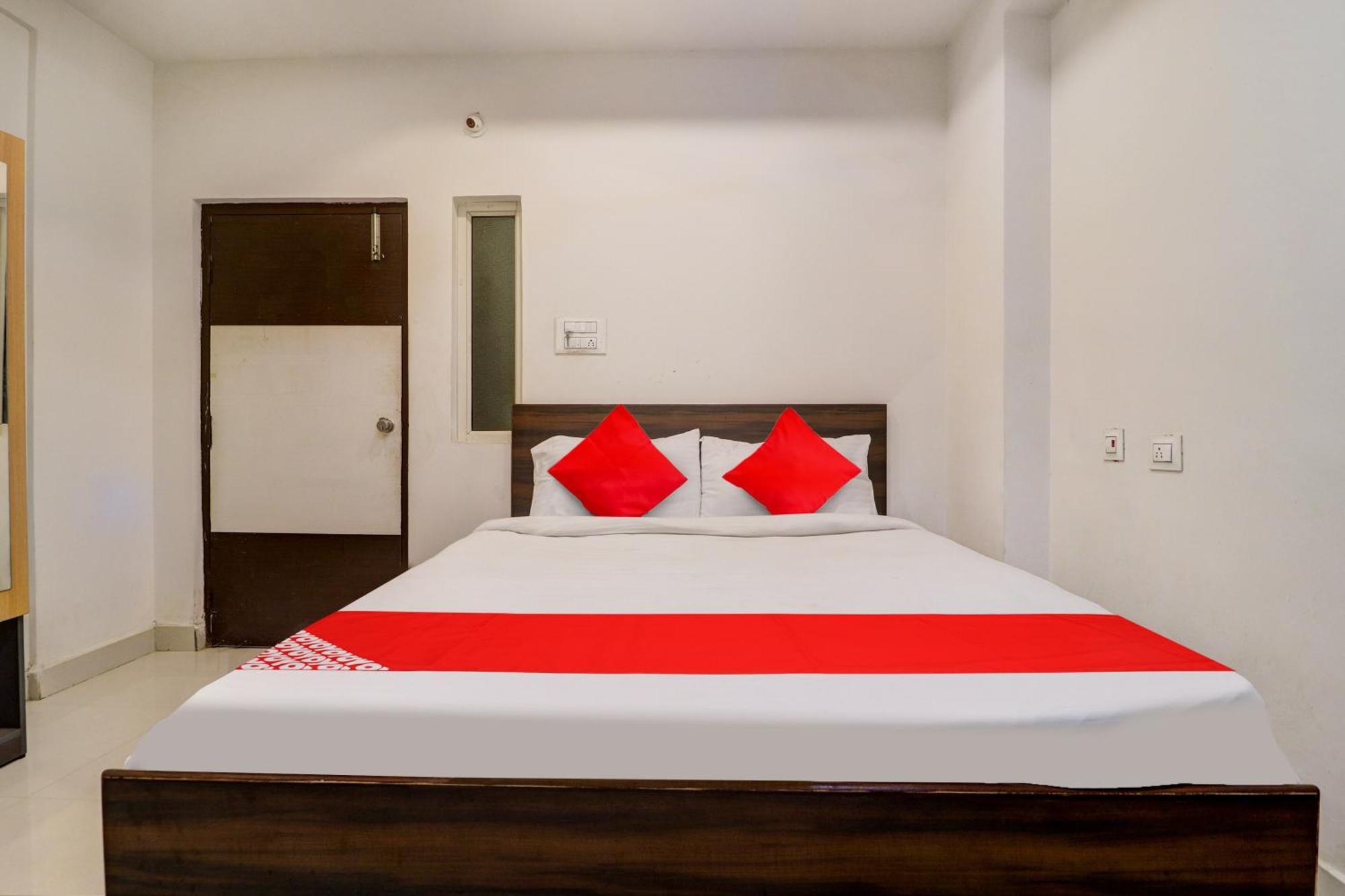 Oyo Flagship Mr Dwell Hotel