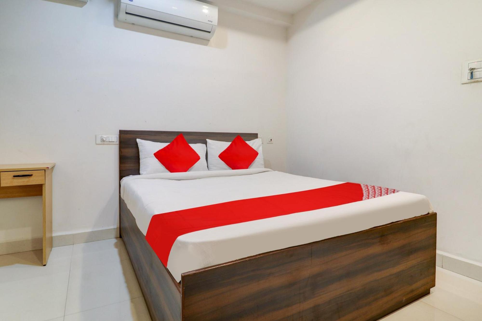 Hotel Oyo Flagship Mr Dwell Hyderabad