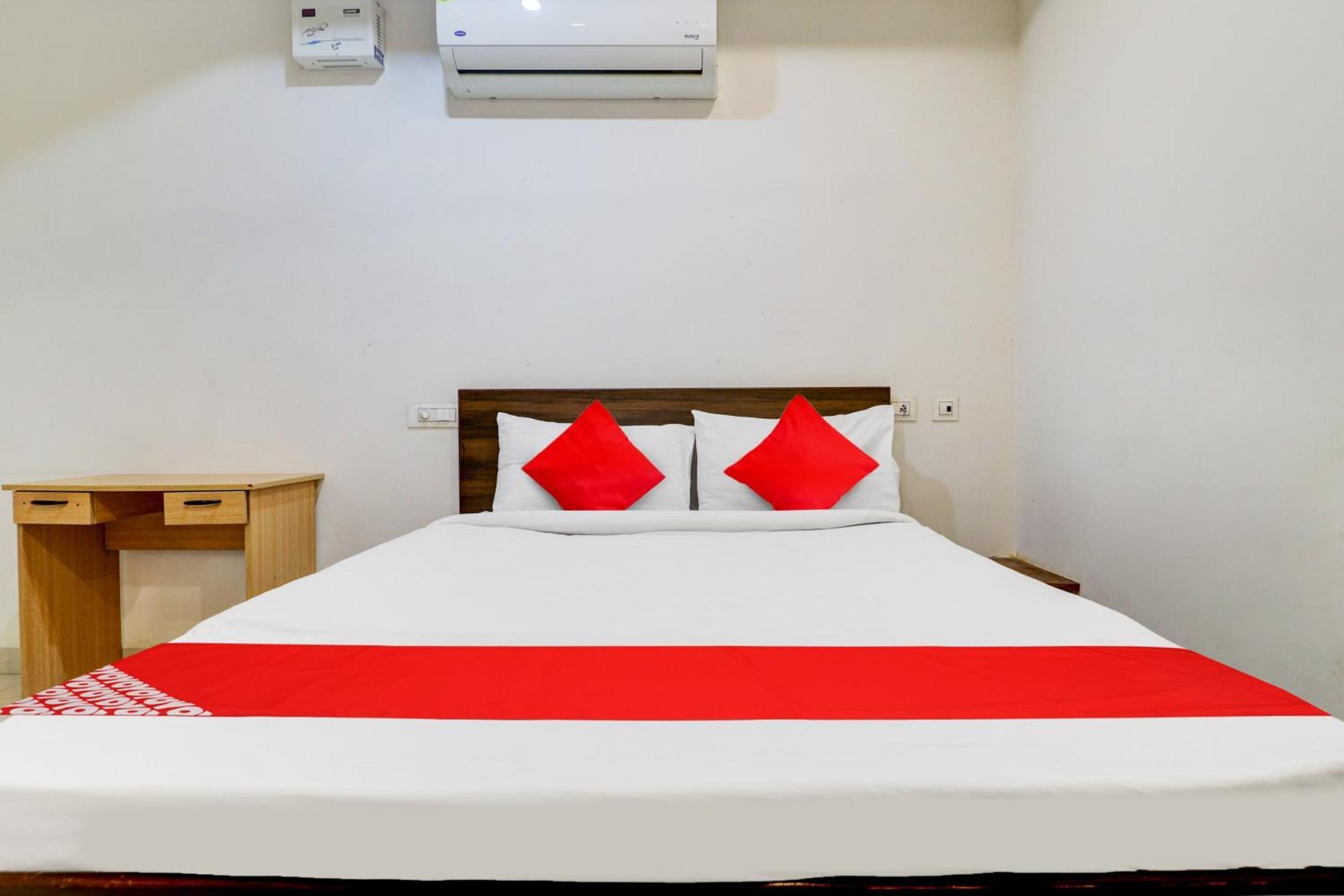 Oyo Flagship Mr Dwell Hotel Hyderabad
