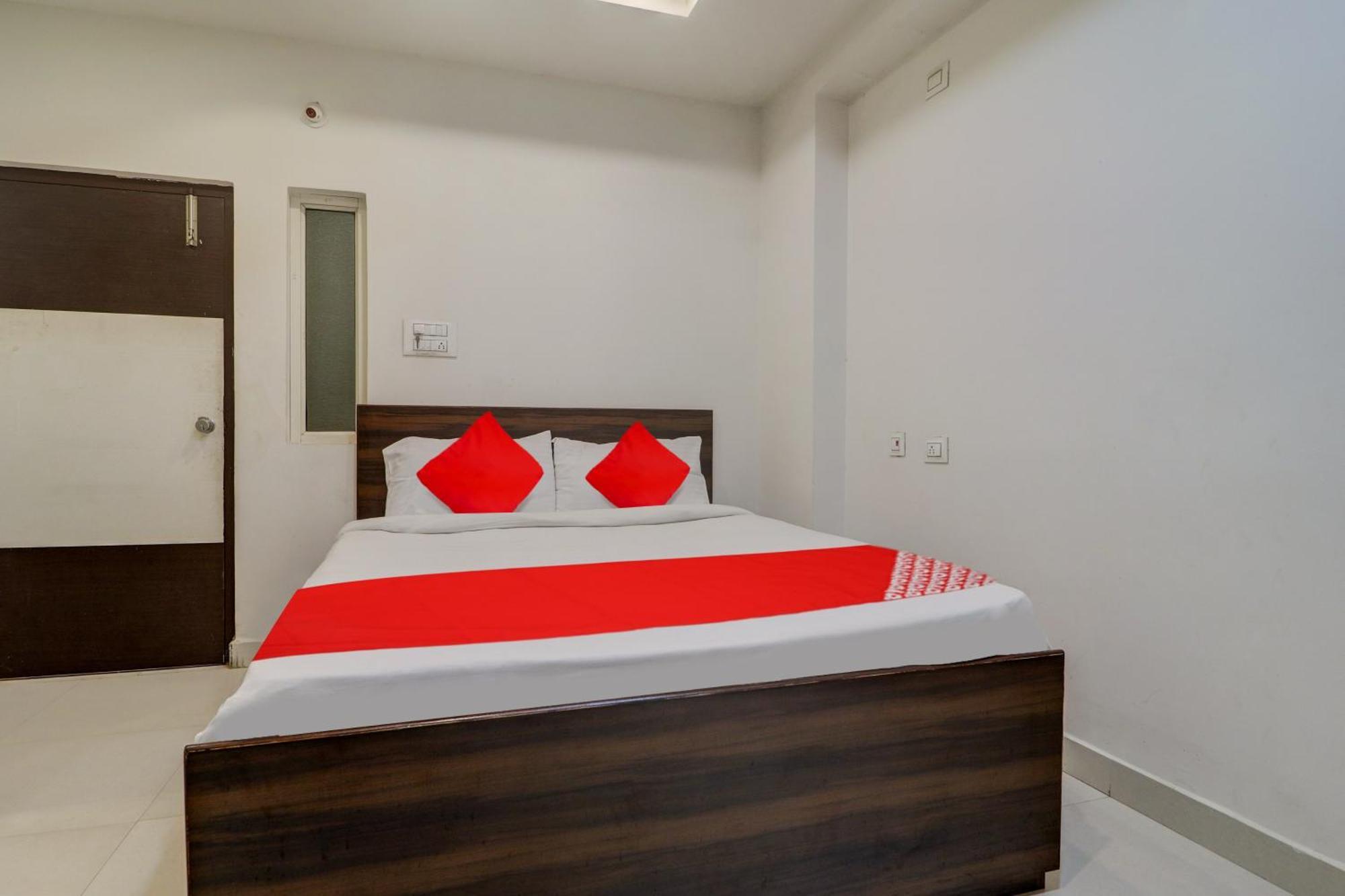 Oyo Flagship Mr Dwell Hotel