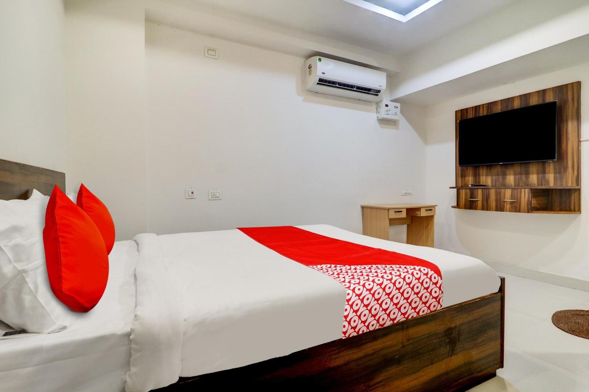 Oyo Flagship Mr Dwell Hotel Hyderabad