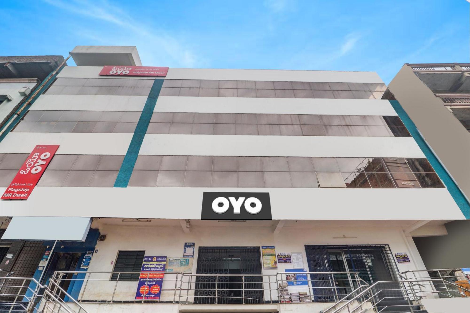 Oyo Flagship Mr Dwell Hotel 4*