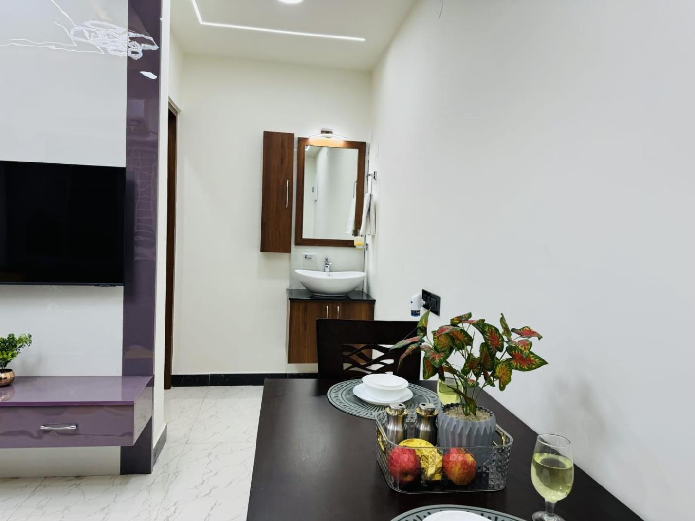 Bluo Penthouse - Terrace Garden Gachibowli * Hyderabad