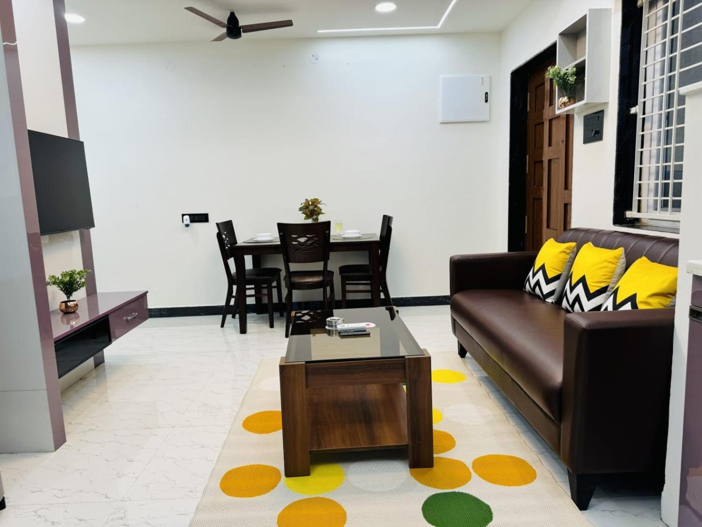 Bluo Penthouse - Terrace Garden Gachibowli * Hyderabad
