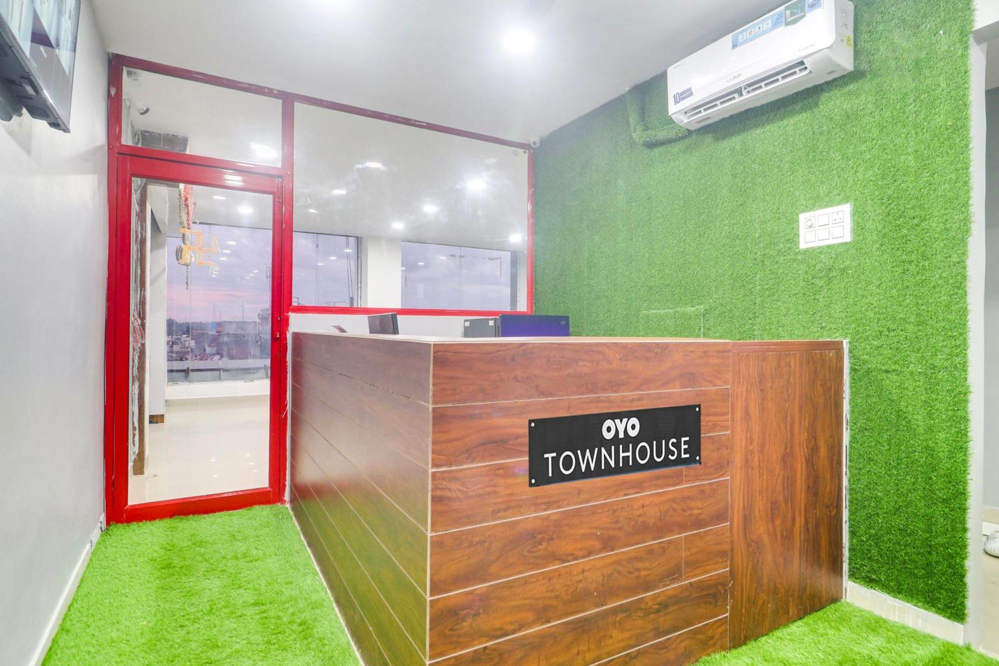 Townhouse Lavish Oak 4*
