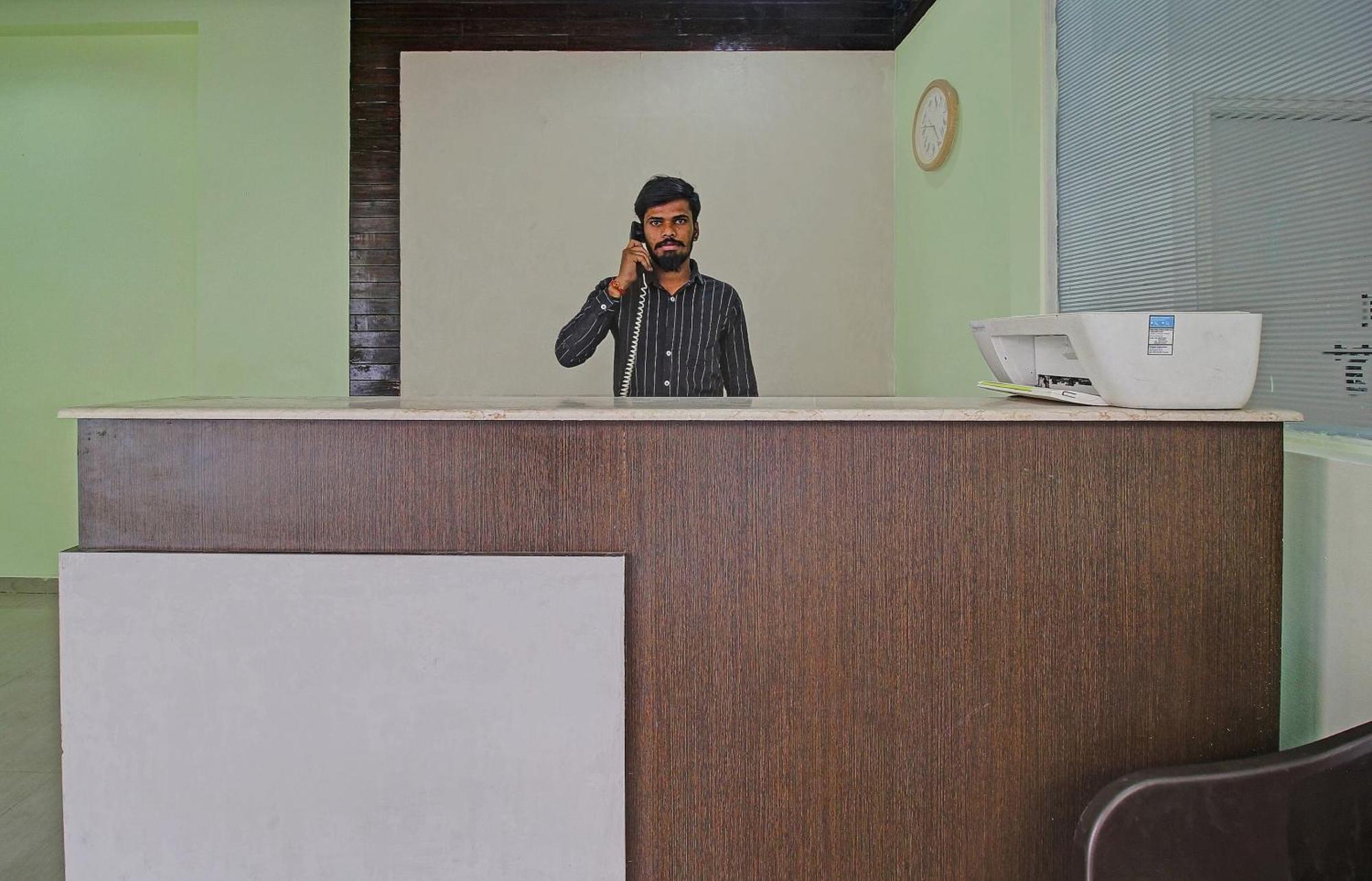 O Sri Residency Near Hotel 4*