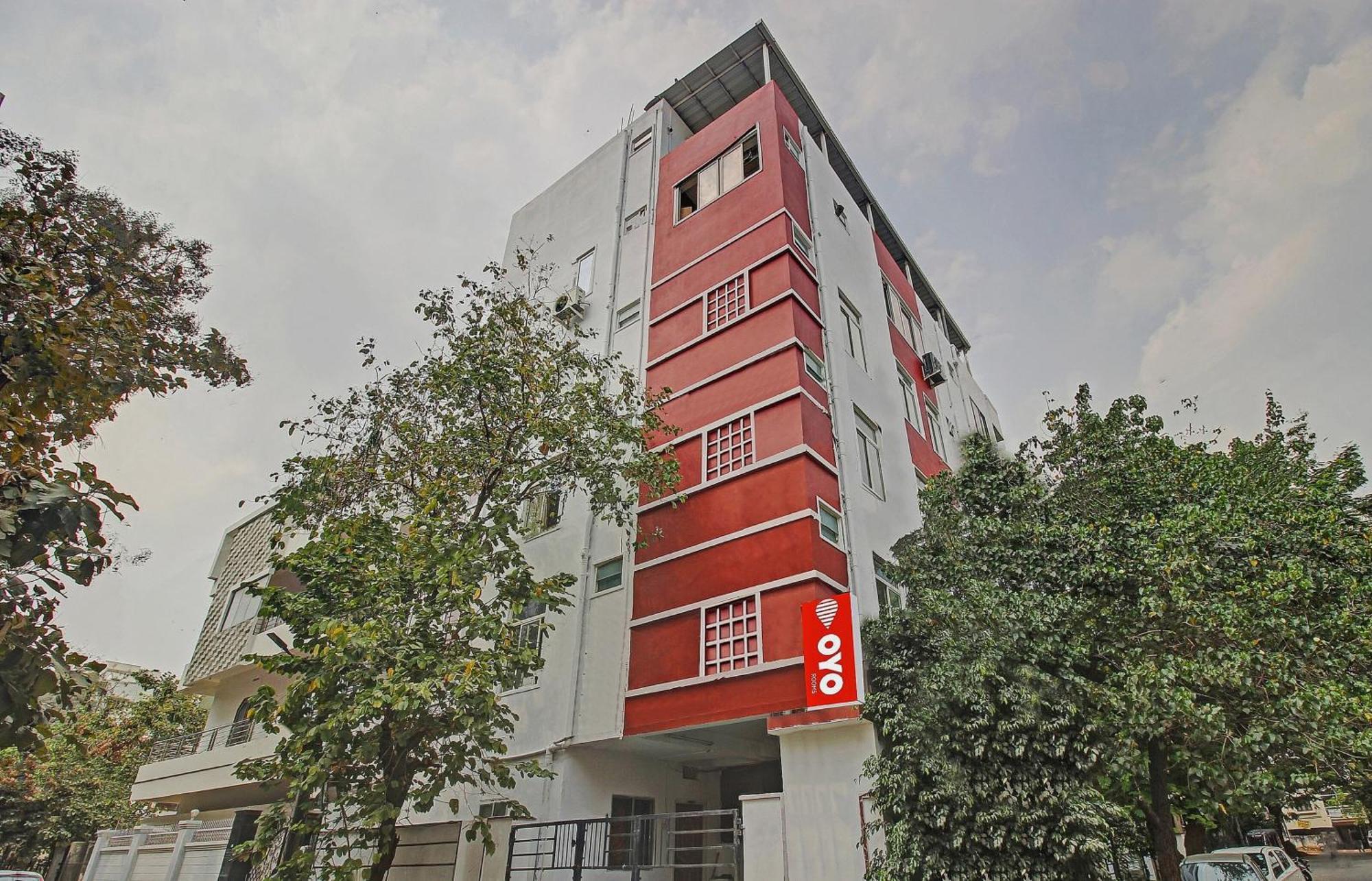 O Sri Residency Near Hotel 4*