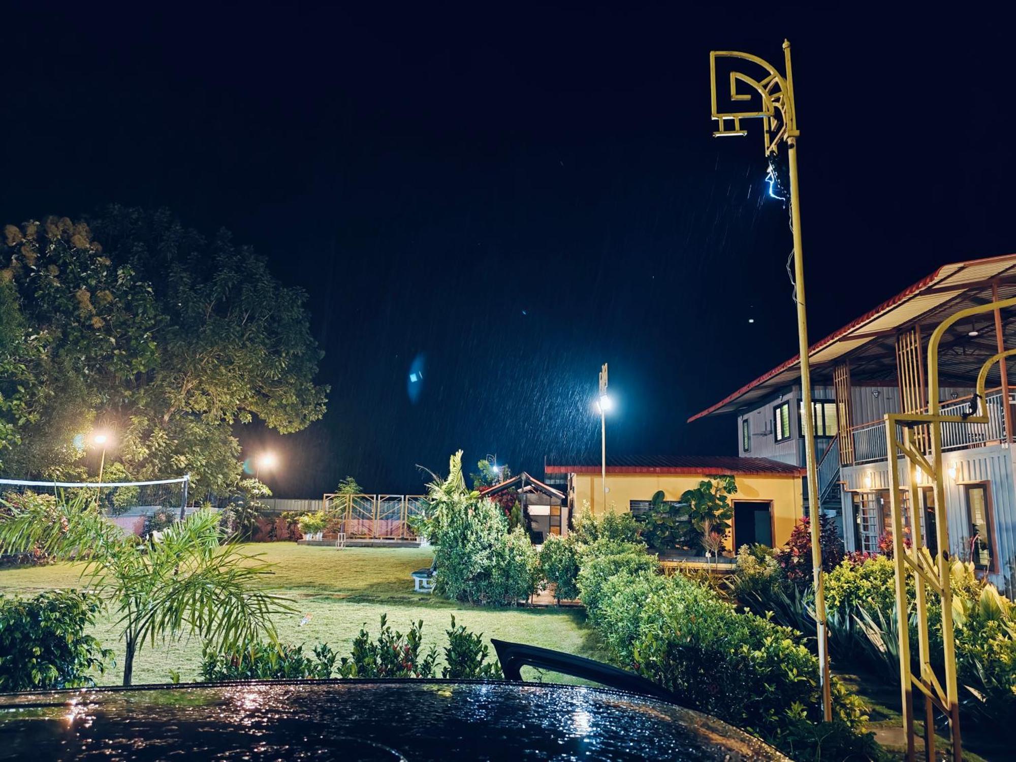 Estadia no rancho Kashmir Farmhouse -