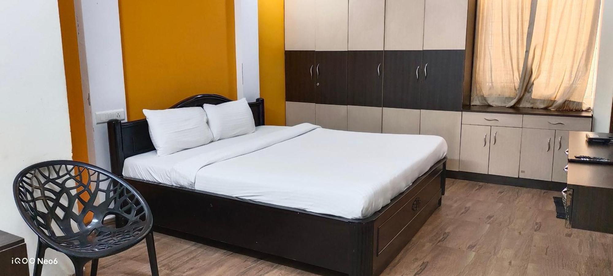 Gayathri Heights Serviced & In Guest house Hyderabad