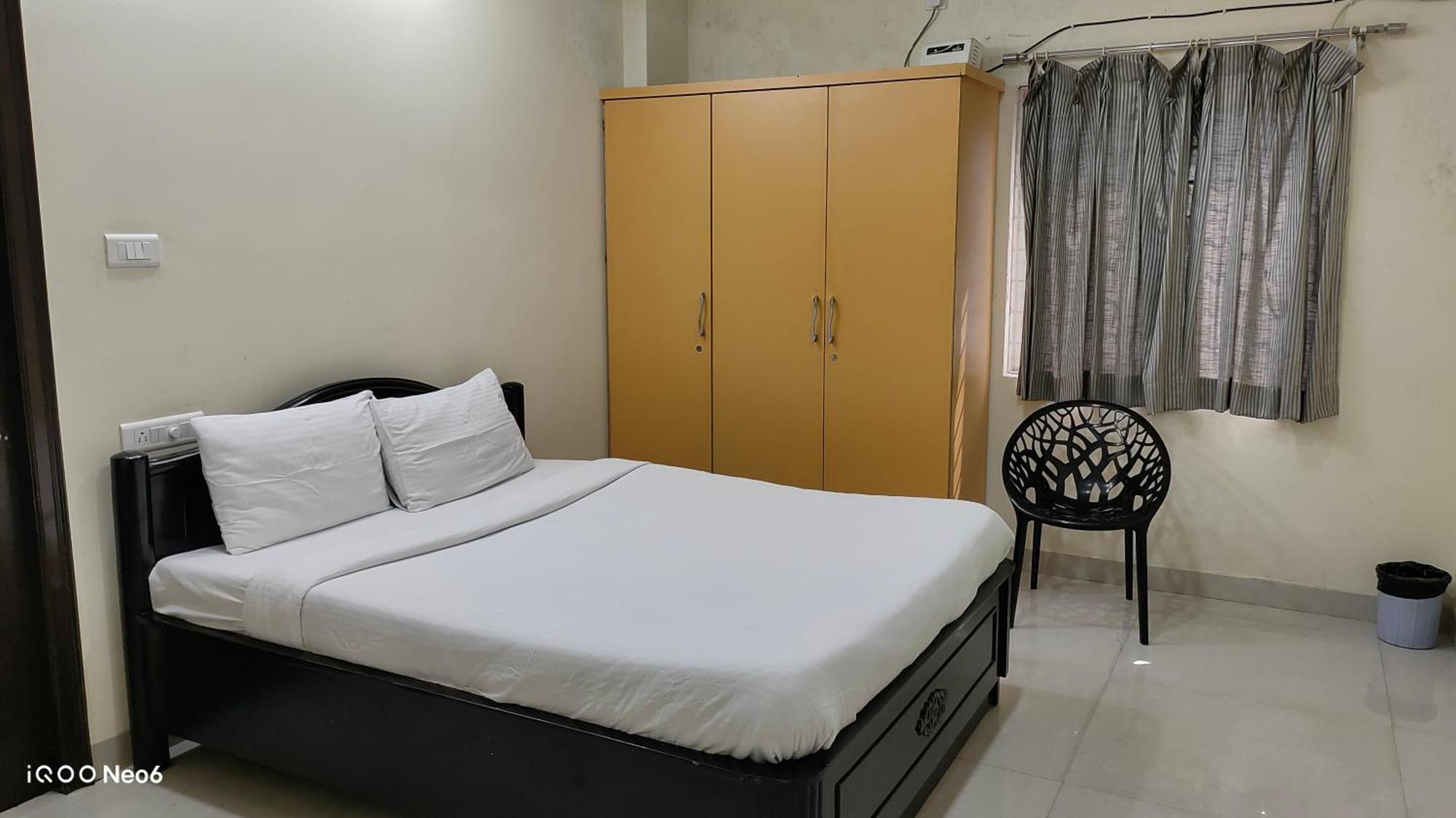 Gayathri Heights Serviced & In Guest house