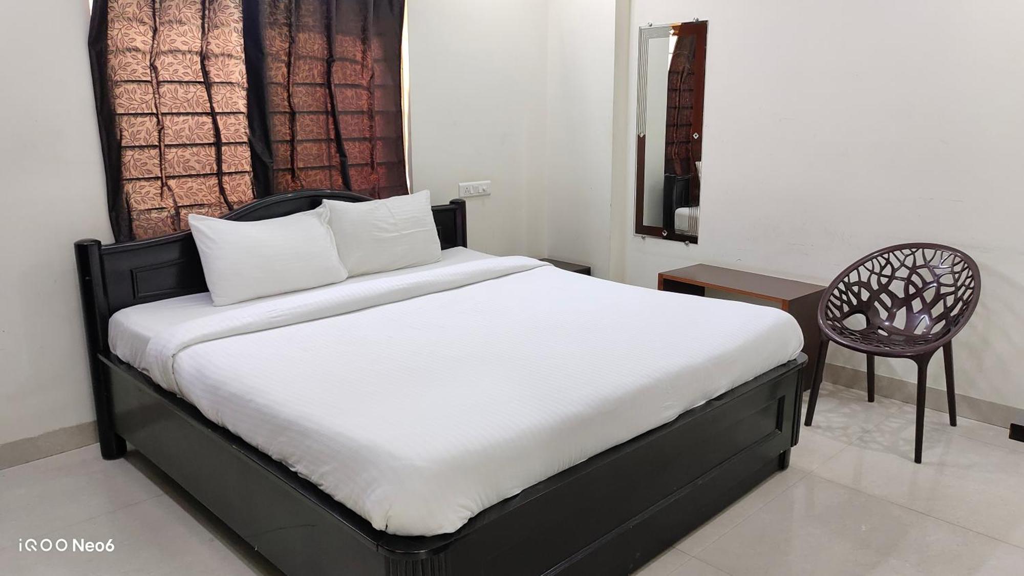 Gayathri Heights Serviced & In Guest house *