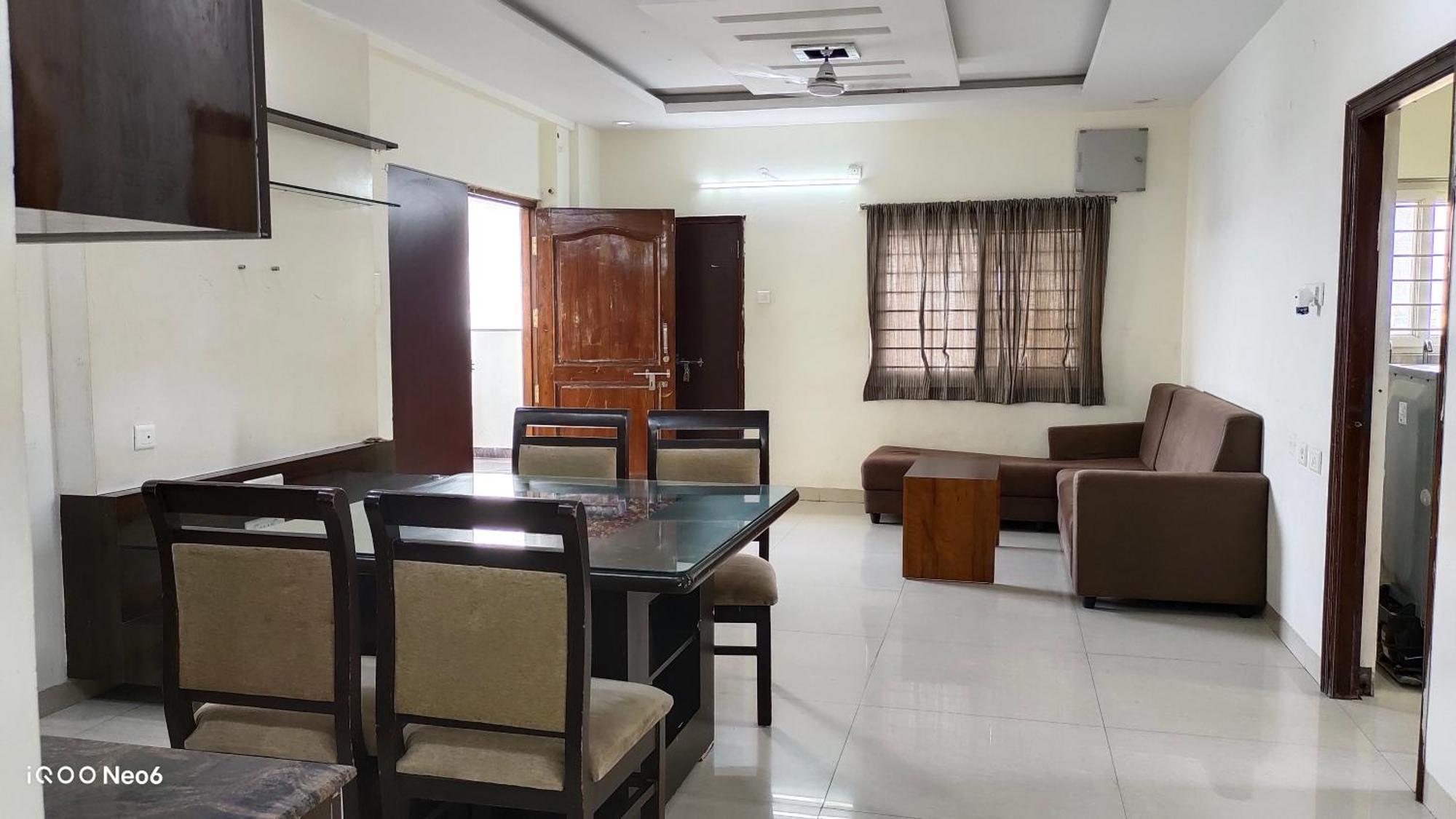 Guest house Gayathri Heights Serviced & In *