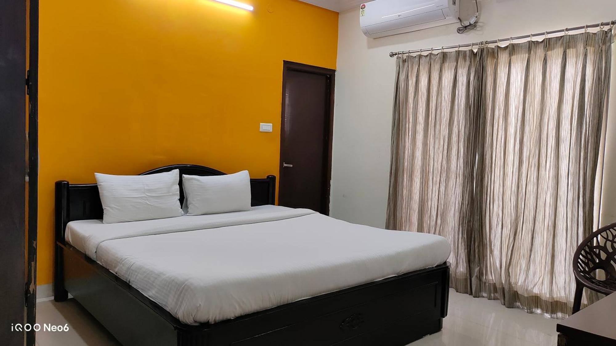 Gayathri Heights Serviced & In Guest house *
