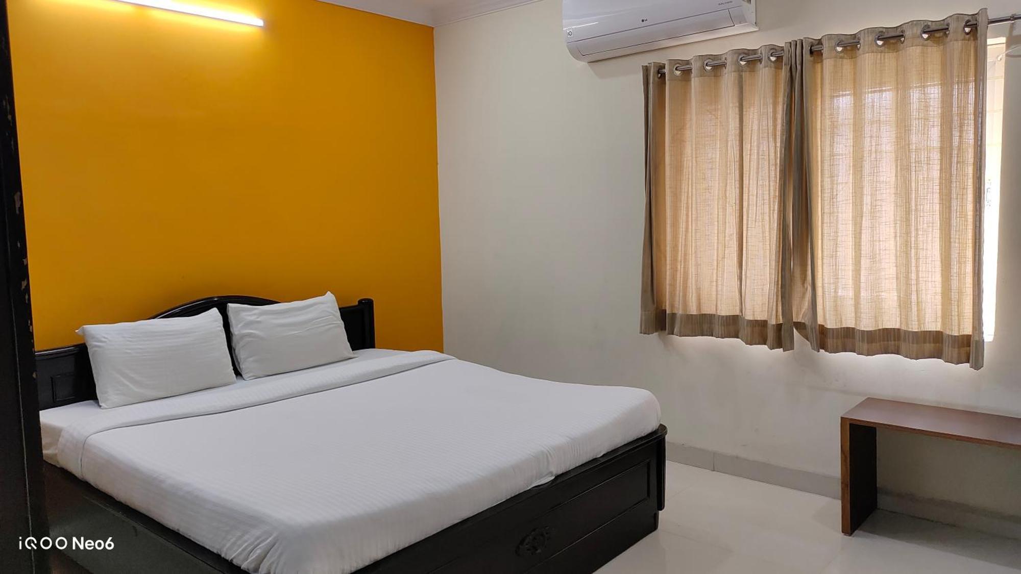 Gayathri Heights Serviced & In Guest house Hyderabad