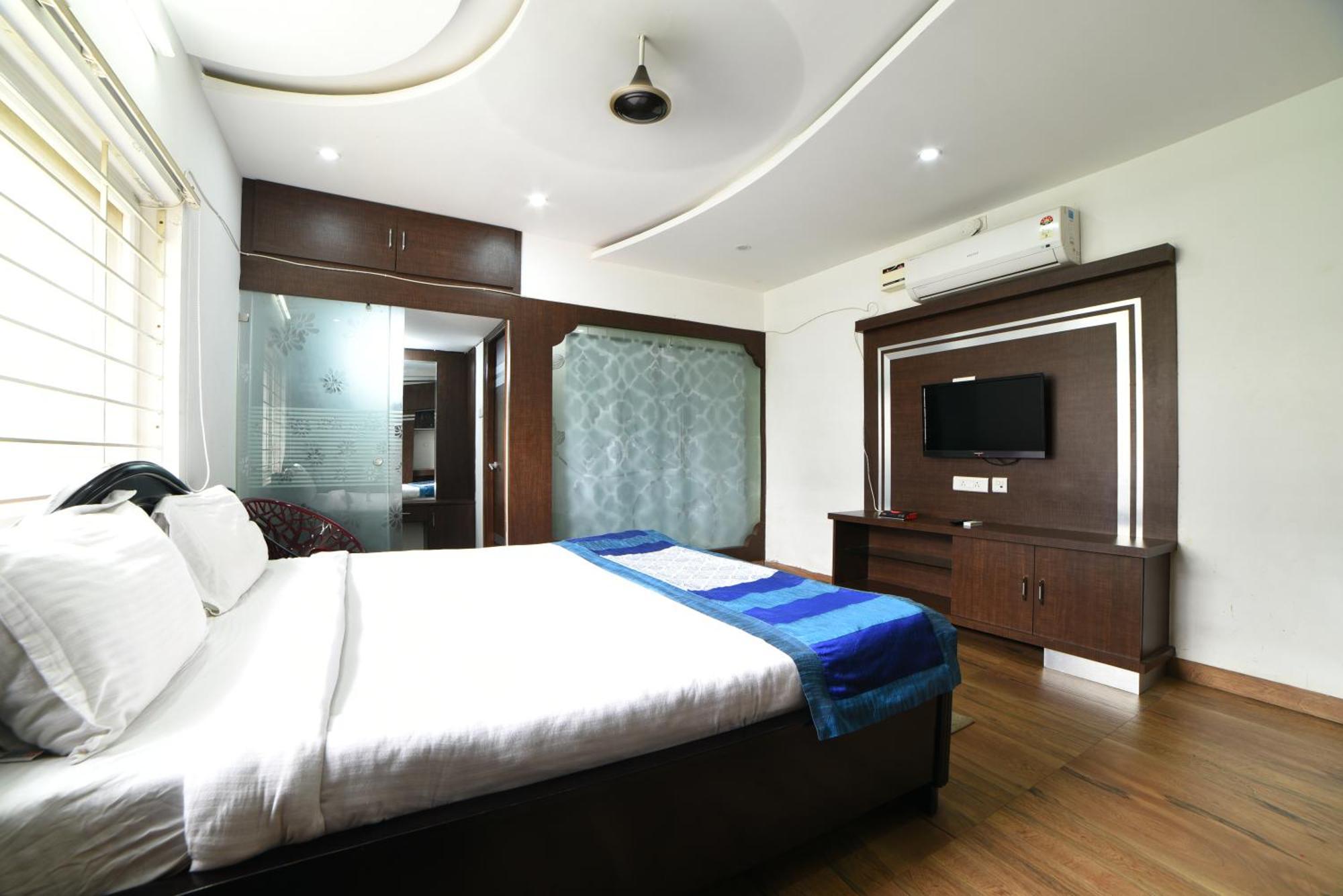 Gayathri Heights Serviced & In Guest house Hyderabad