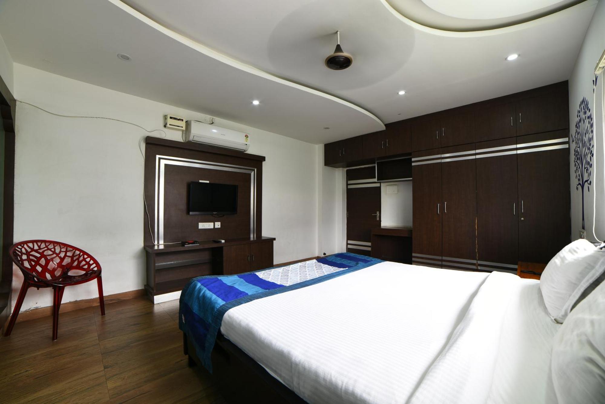 Gayathri Heights Serviced & In *