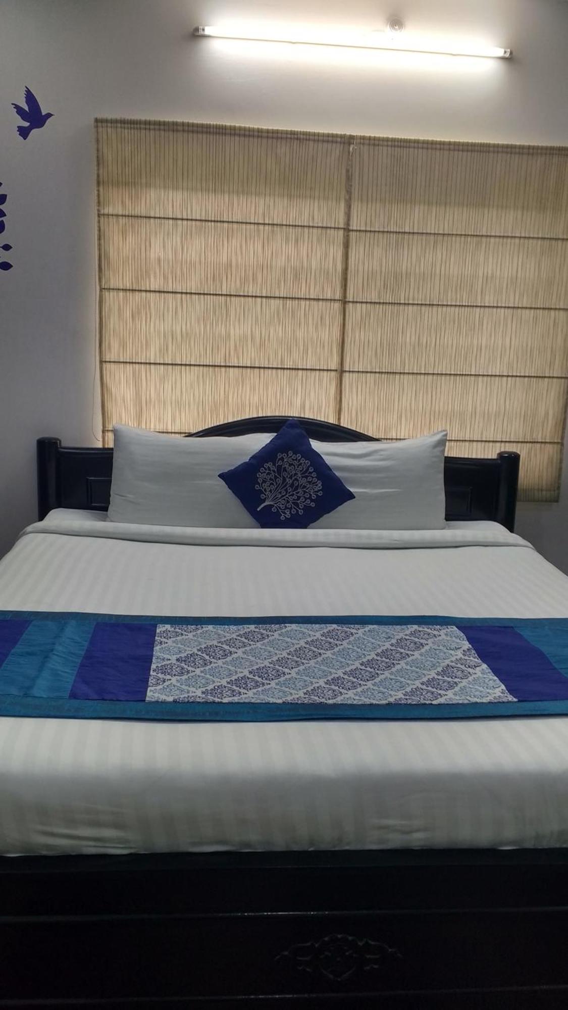 Guest house Gayathri Heights Serviced & In Hyderabad