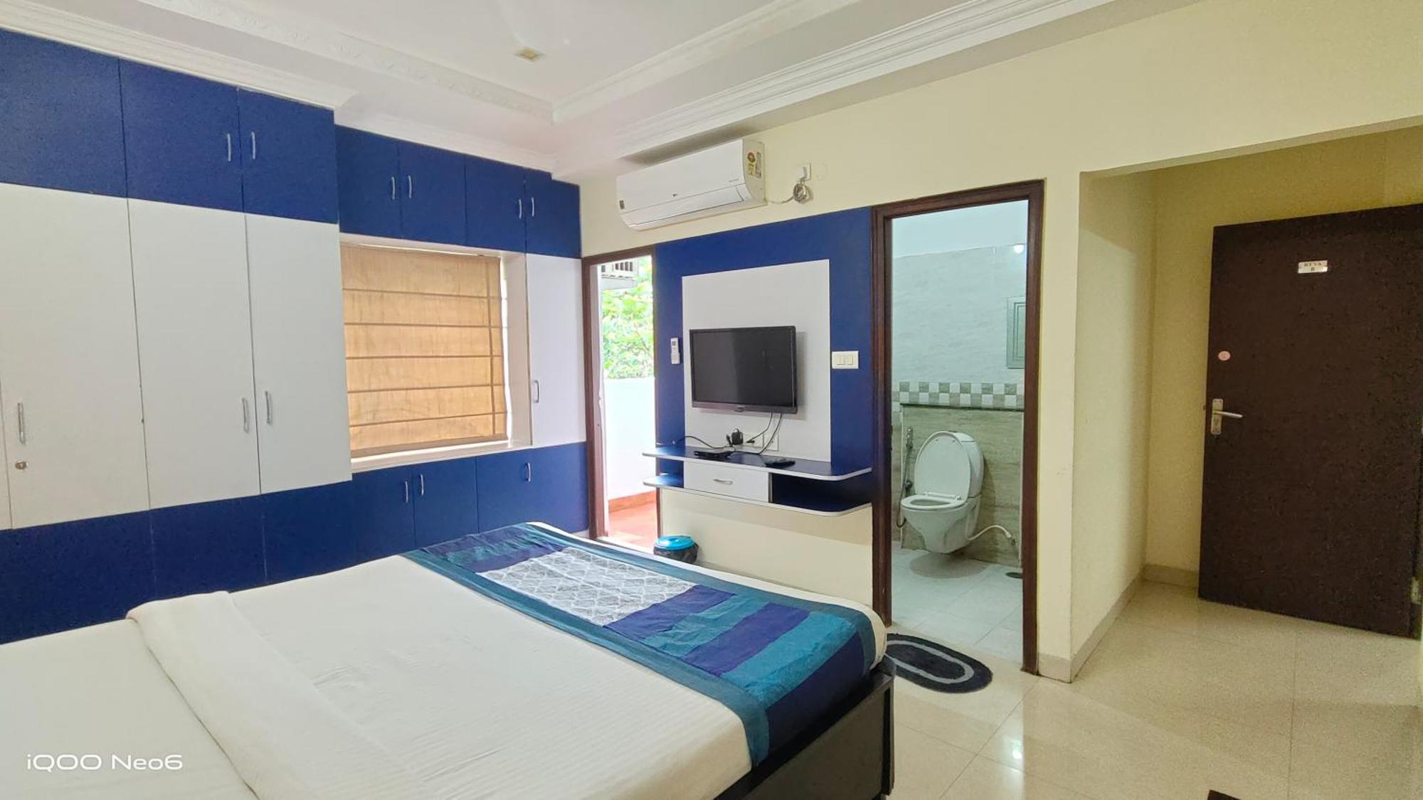 Gayathri Heights Serviced & In Guest house Hyderabad