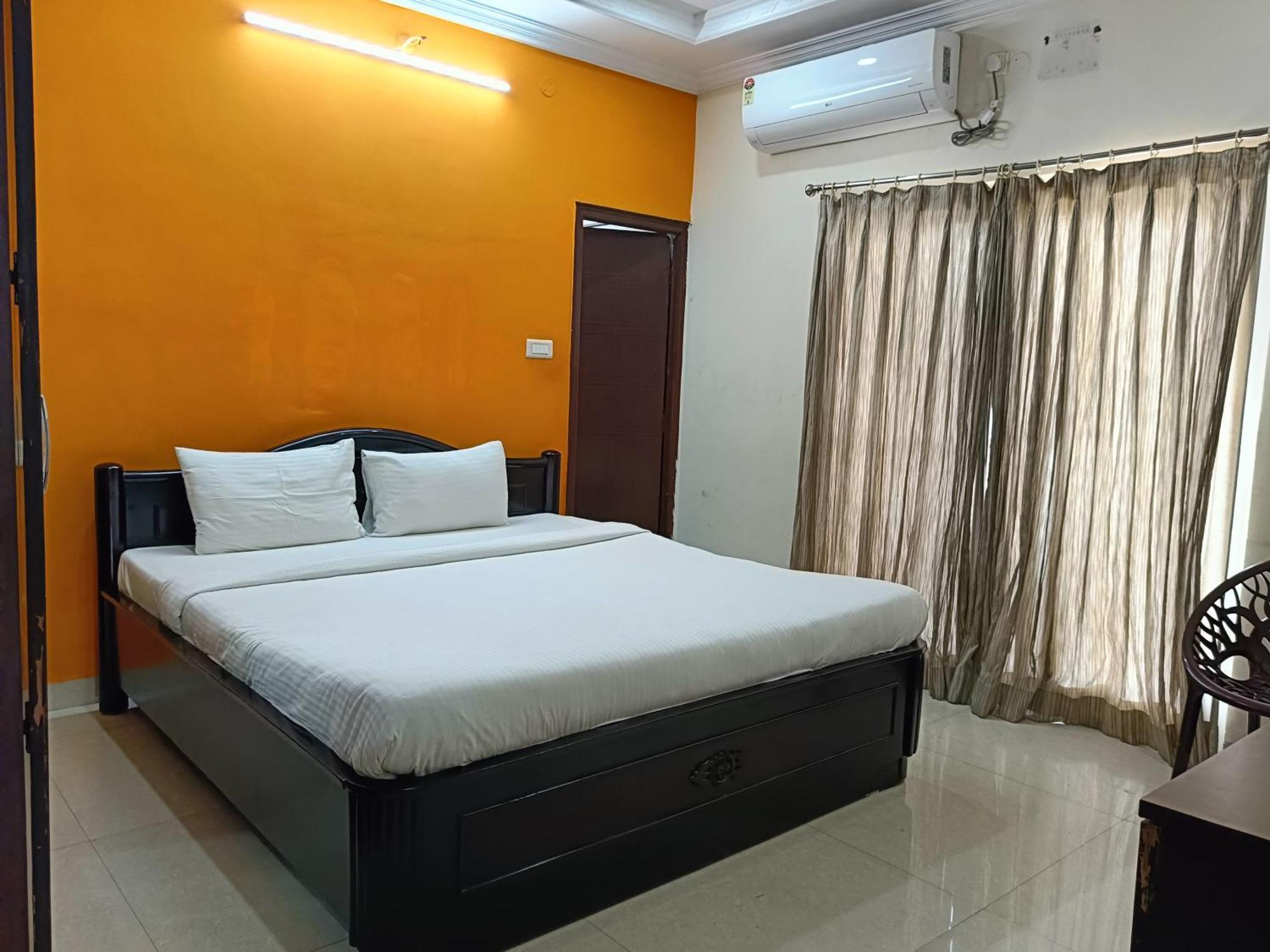 Gayathri Heights Serviced & In Guest house Hyderabad