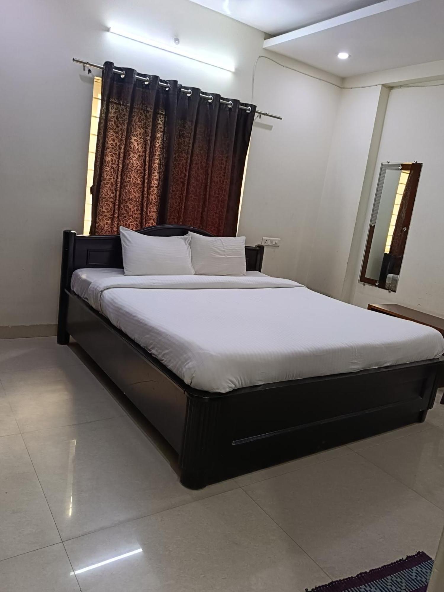 Gayathri Heights Serviced & In Guest house *