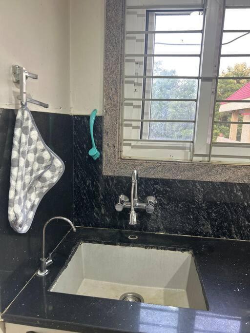 Park View Flat With Ac Hyderabad