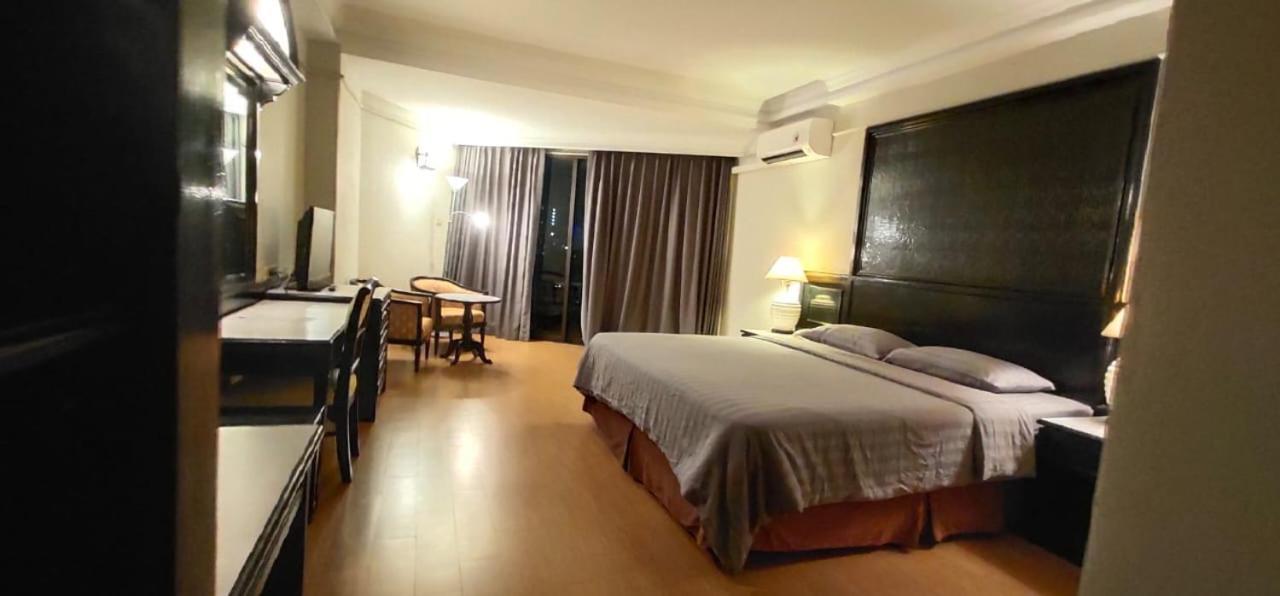 Tokyo Continental Hotel 4*