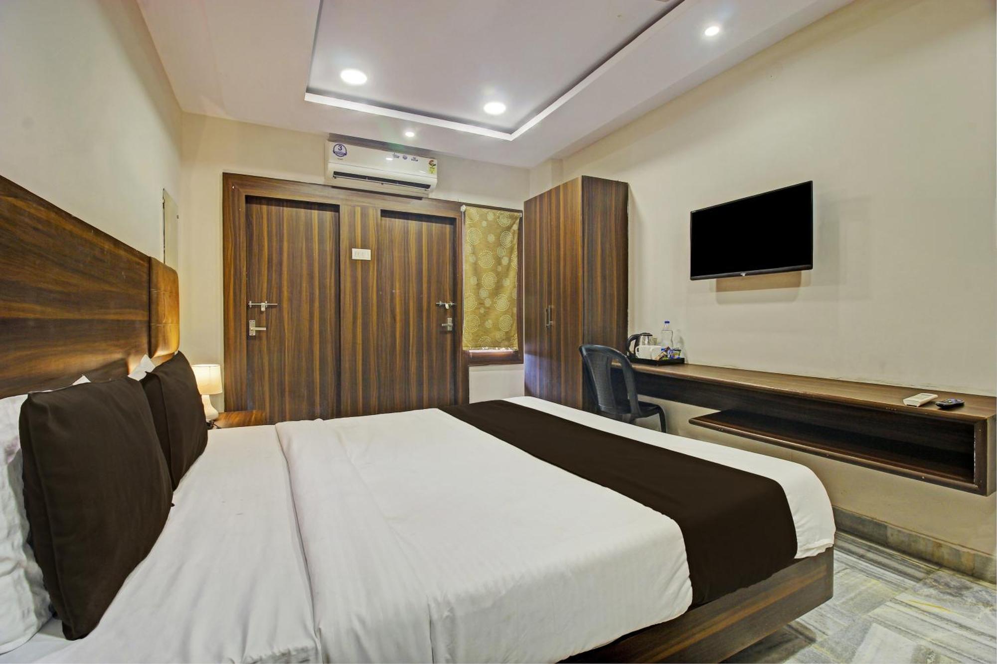 Hotel Super O Srujana 3*