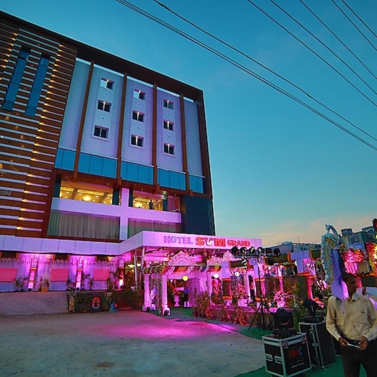 Hotel Svm Grand Medipally 4*