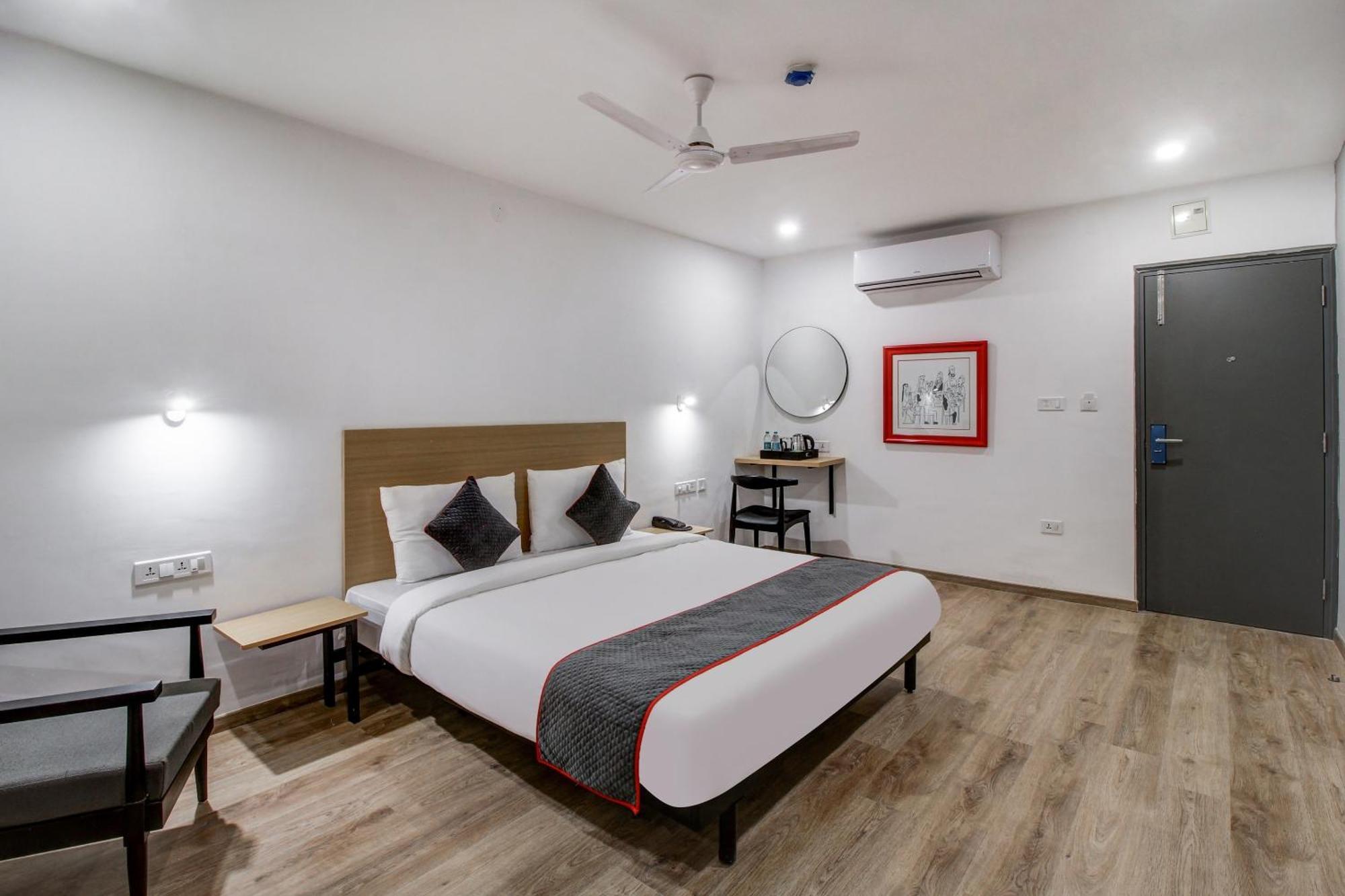 Super Townhouse Rcc Majestic 397 Lb Nagar Hotel 4*