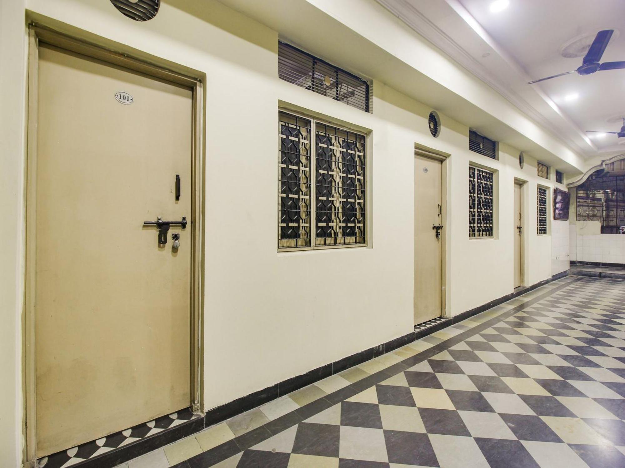O Sri Gopi Mini Near Erragadda Metro Station 3* Hyderabad