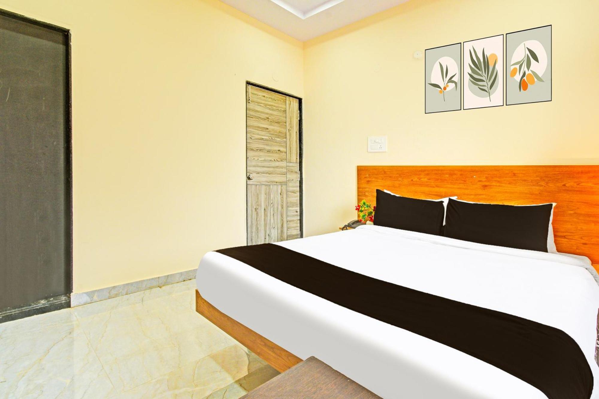 O Vaishnavi Grand Hotel