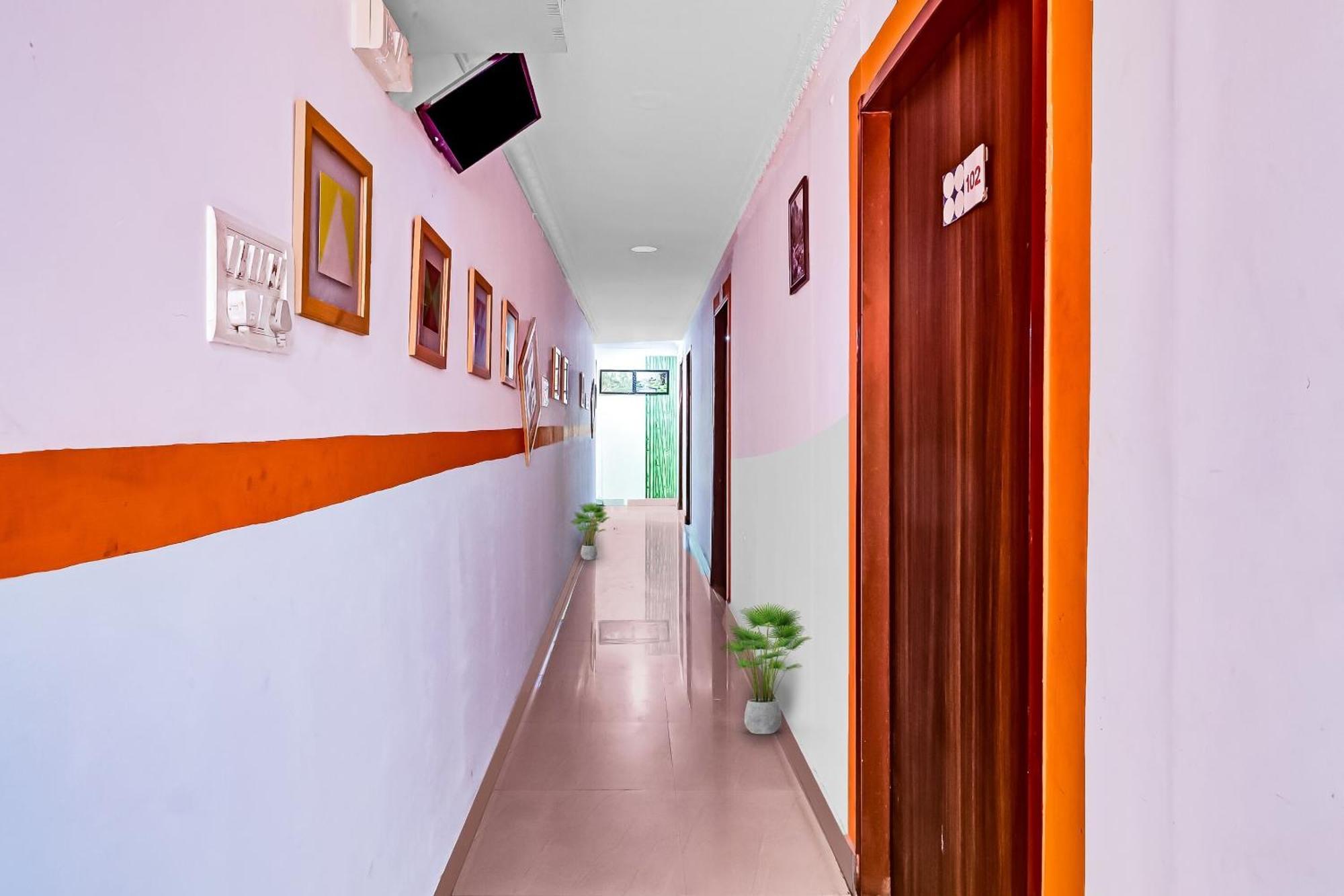 O New Lakeview Palace 3*