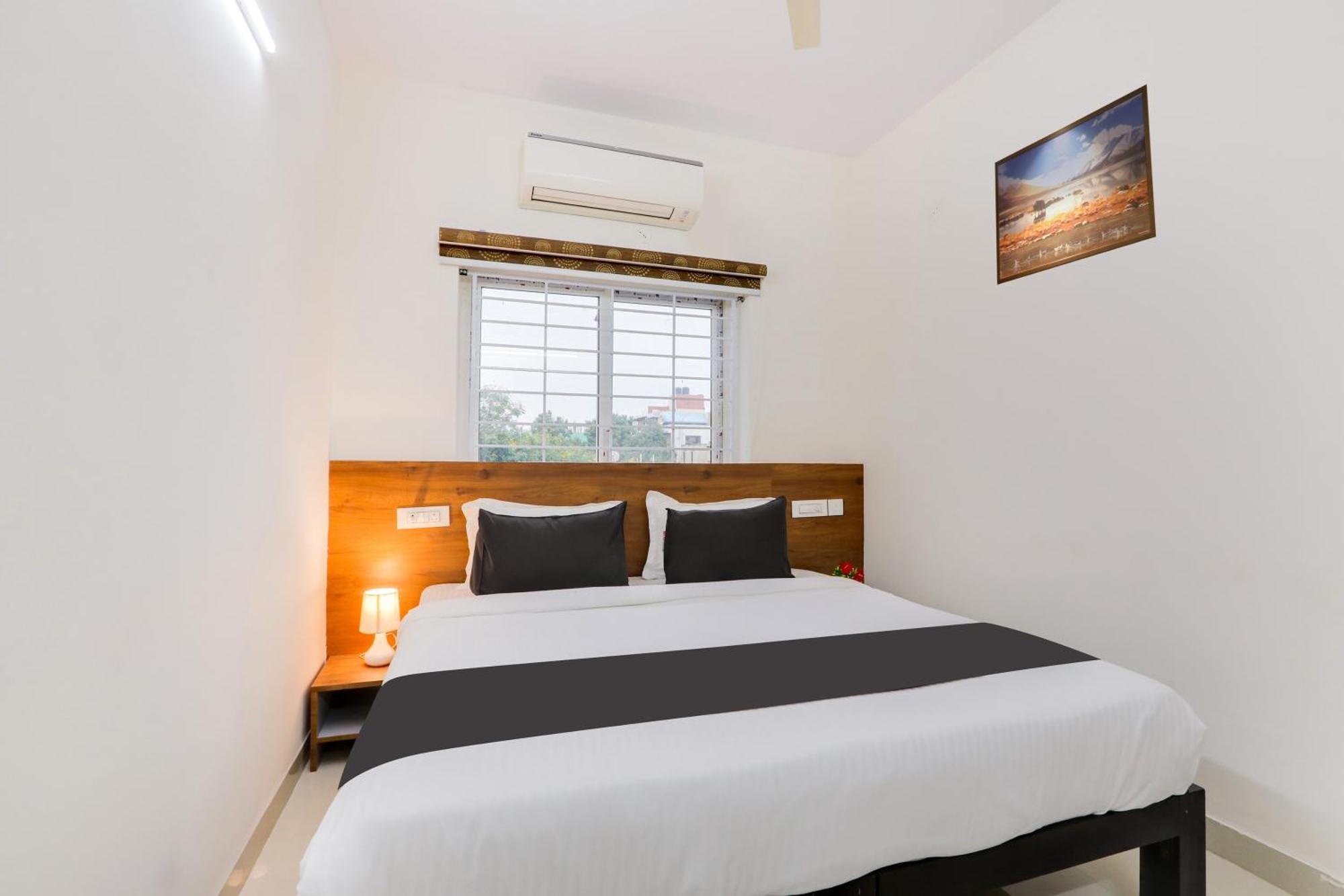 Super Townhouse Sri Nirvana Grand Hotel Hyderabad