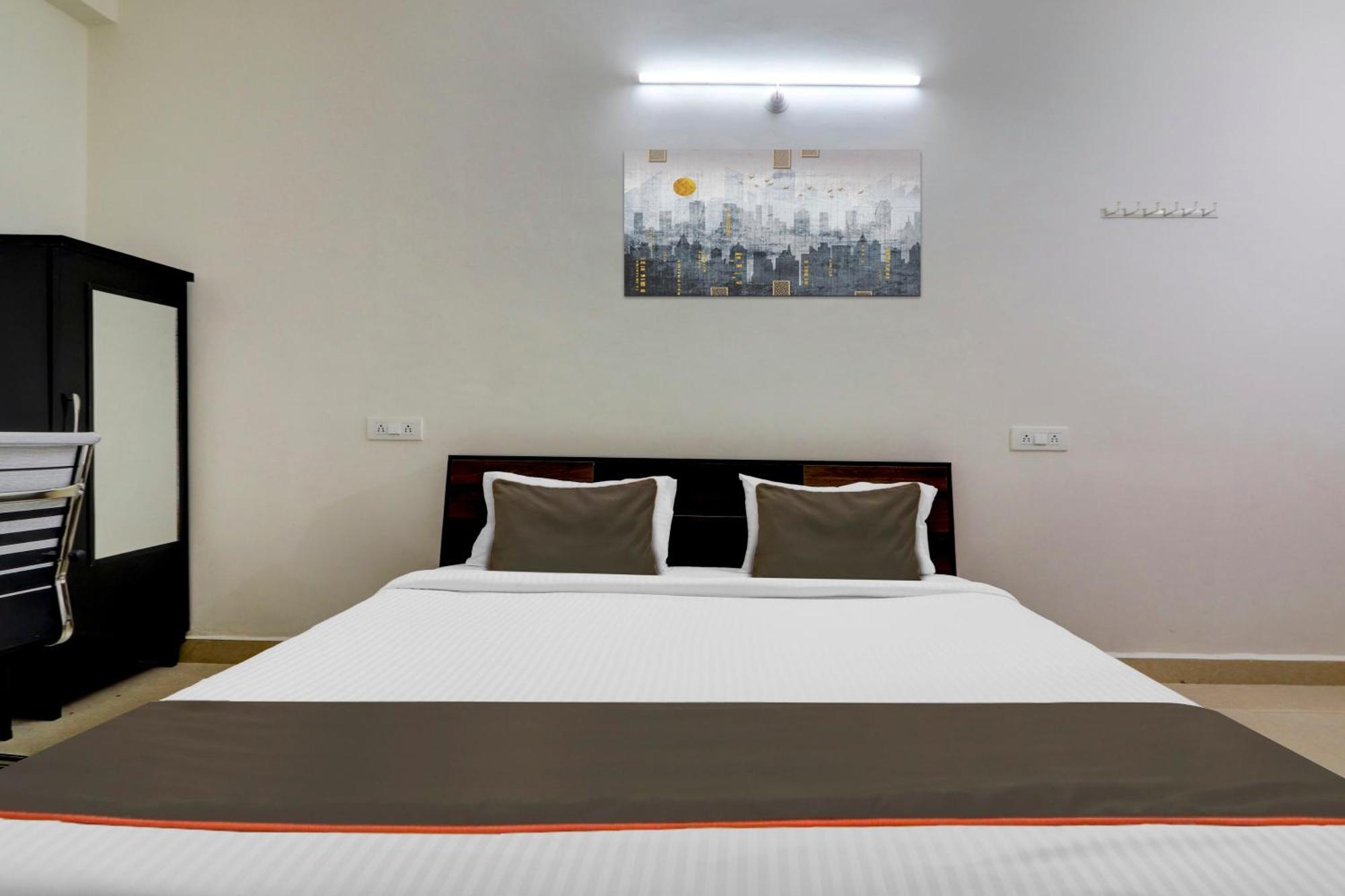 Capital O S V Residency Nalagandla Hotel 3*
