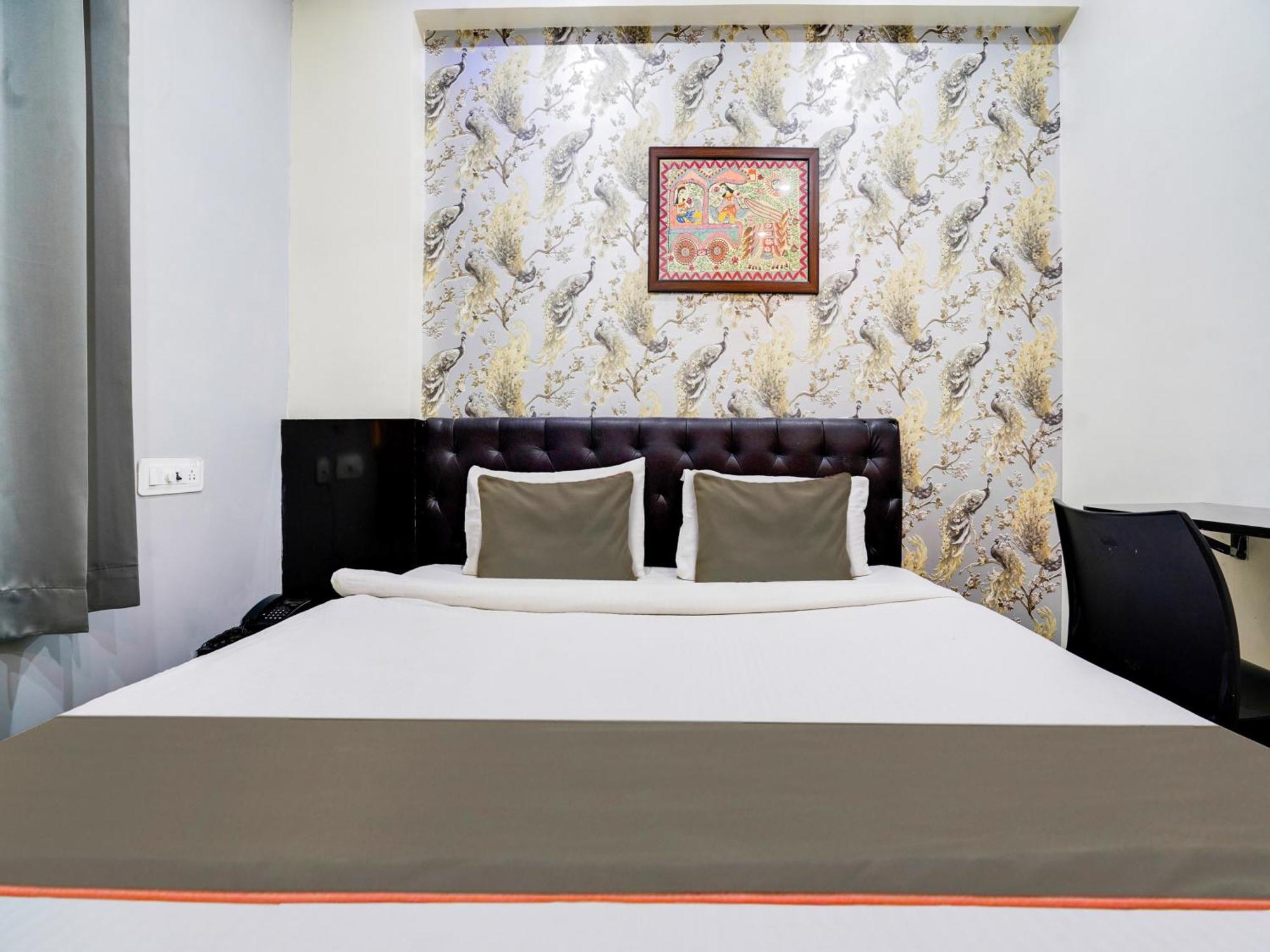 Collection O Blue Iris A Grandure. 4* Hyderabad